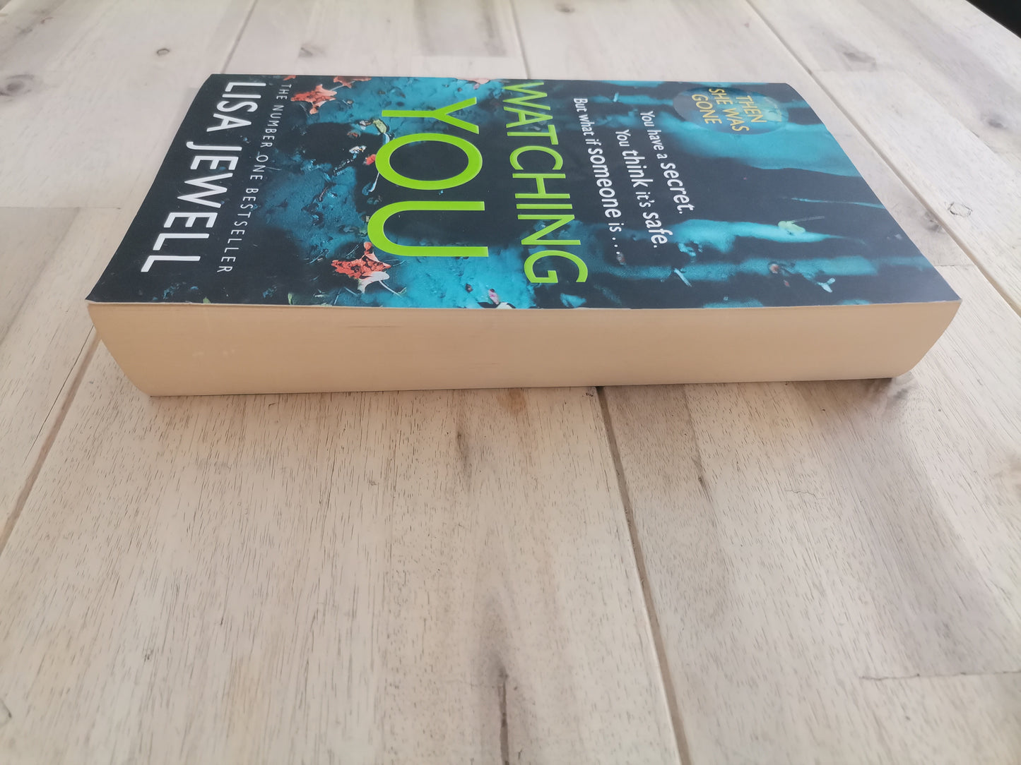 Watching You – Lisa Jewell