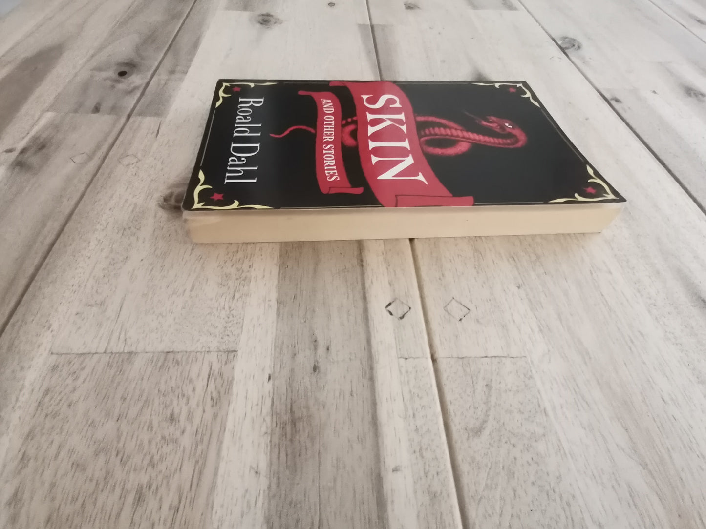 Skin and Other Stories – Roald Dahl
