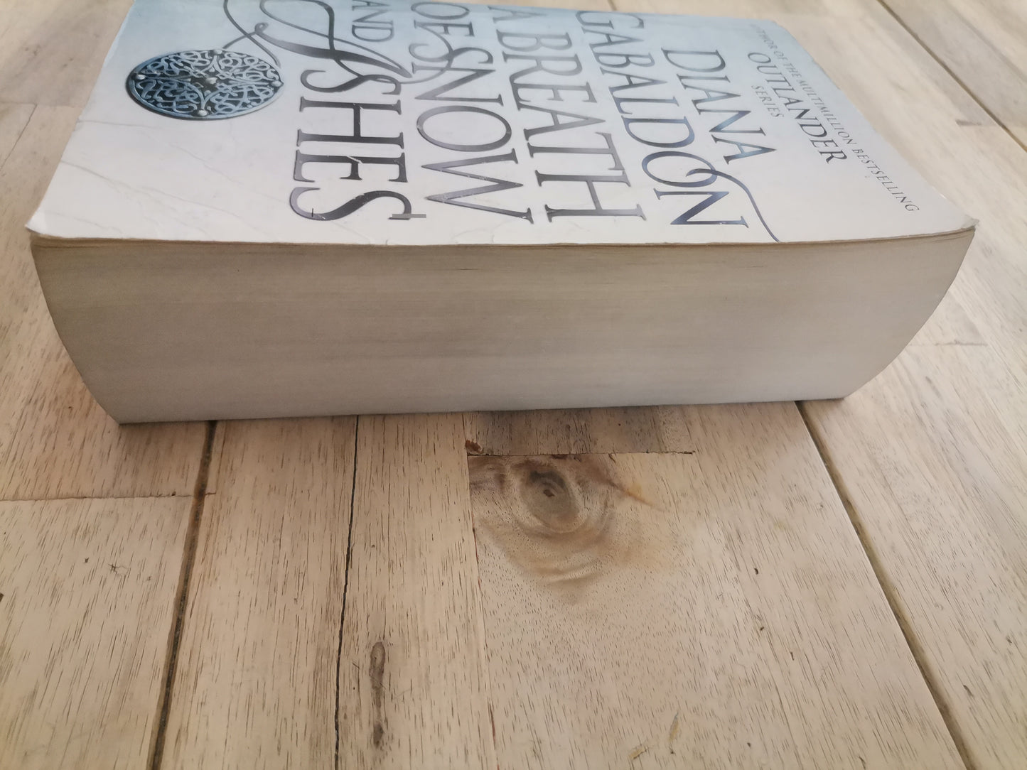 A Breath Of Snow And Ashes by Diana Gabaldon