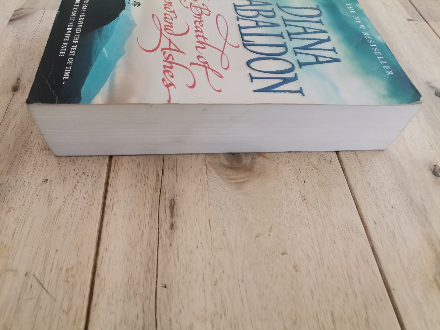 A Breath Of Snow And Ashes by Diana Gabaldon