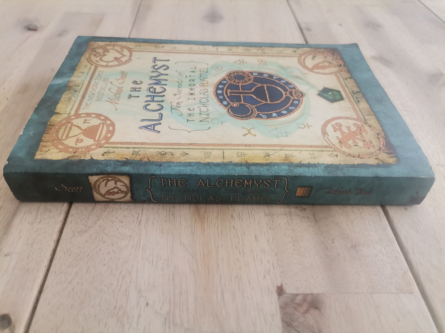 The Alchemyst: The Secrets of the Immortal Nicholas Flamel by Michael Scott