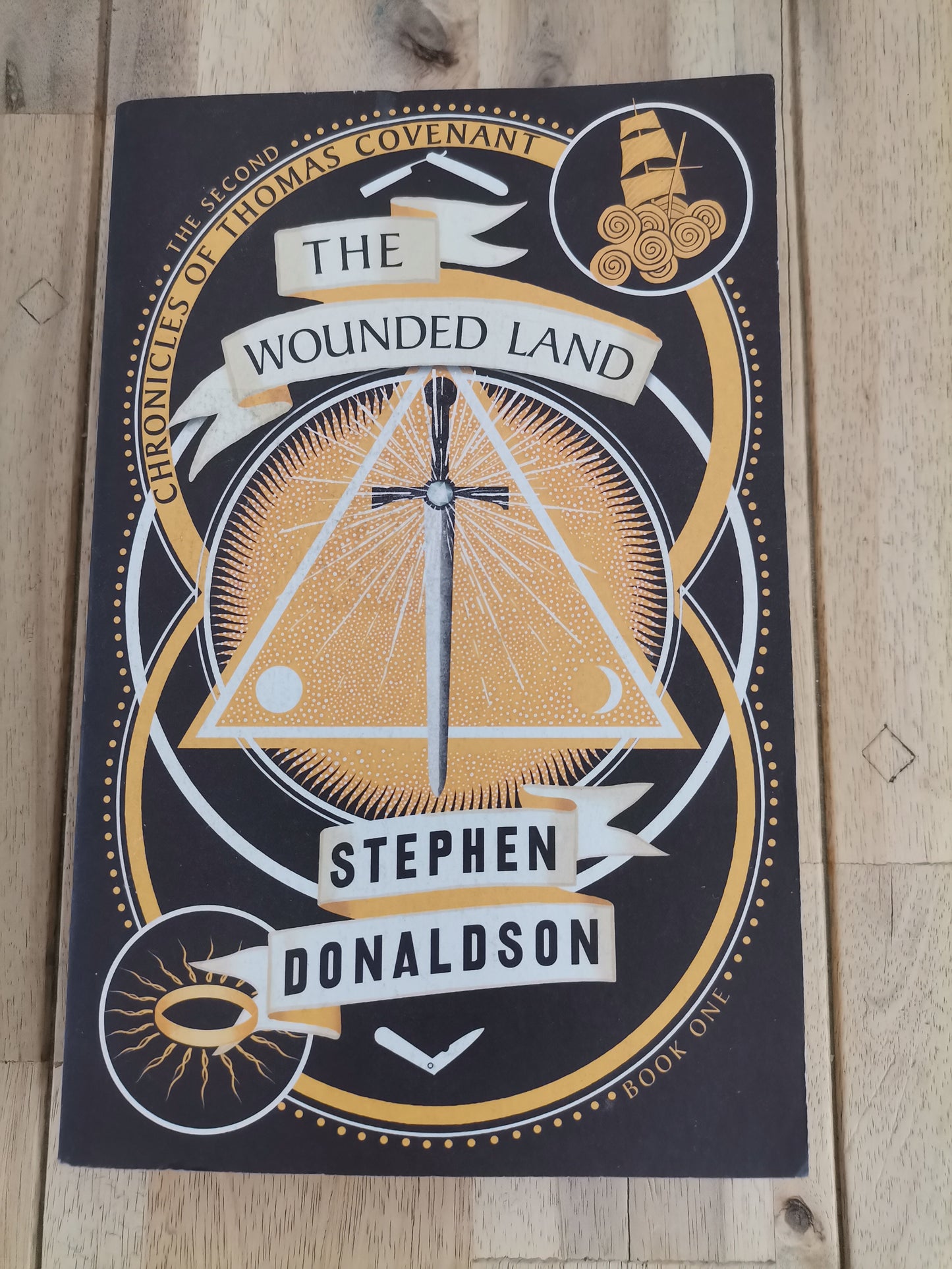 The Wounded Land by Stephen Donaldson - Paperback