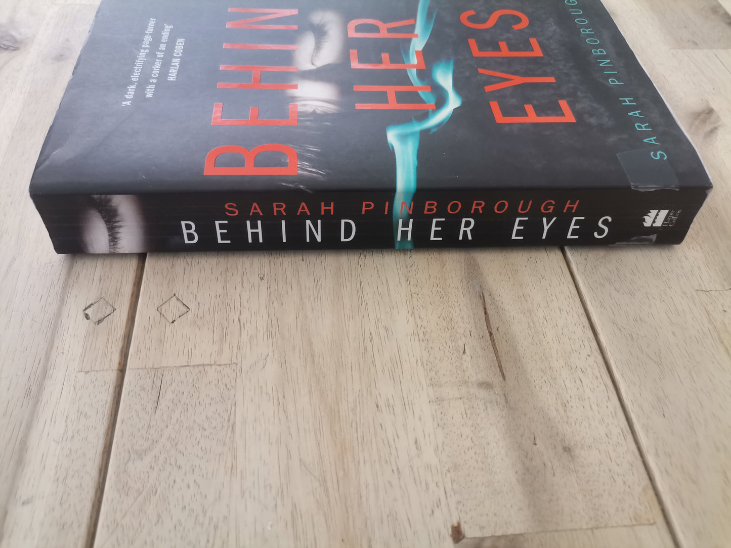 Behind Her Eyes by Sarah Pinborough