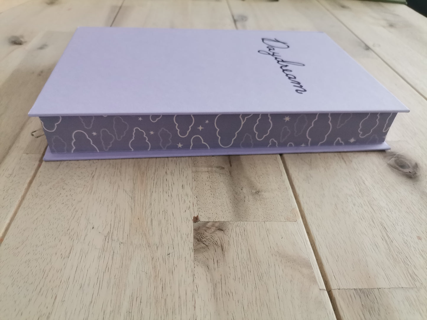 Daydream: Deluxe Edition – Hannah Grace