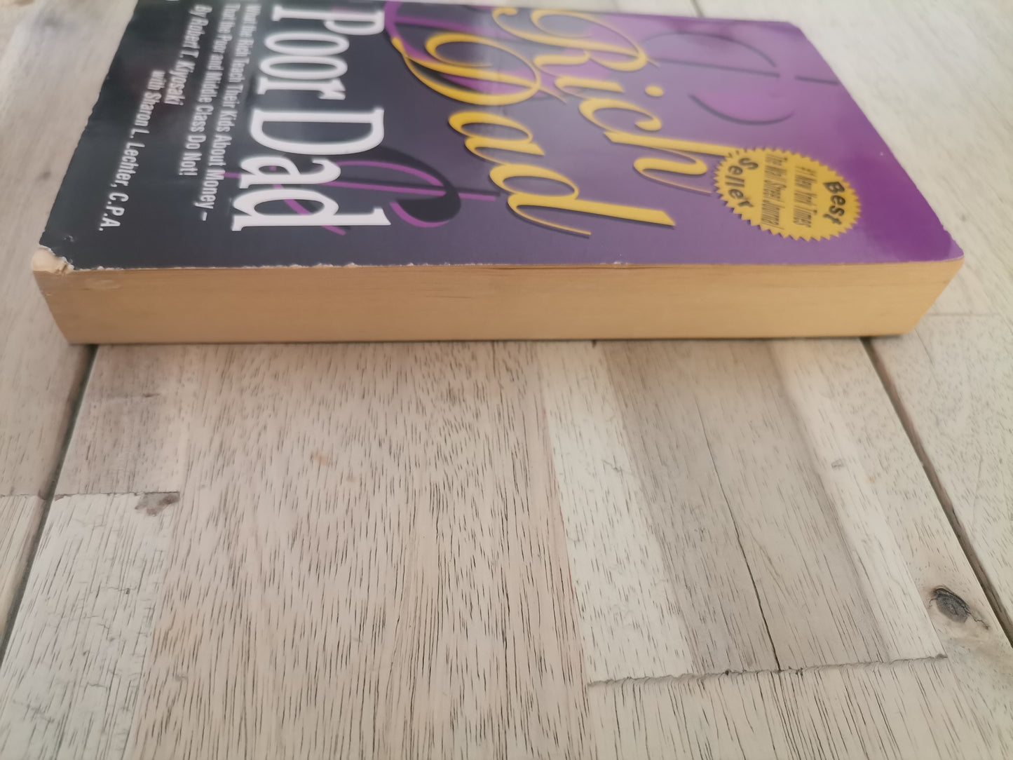 Rich Dad Poor Dad - Robert T. Kiyosaki (Mass Paperback)