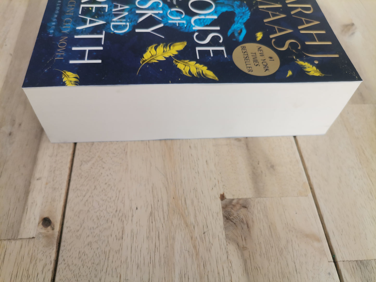 House of Sky and Breath by Sarah J. Maas - Paperback