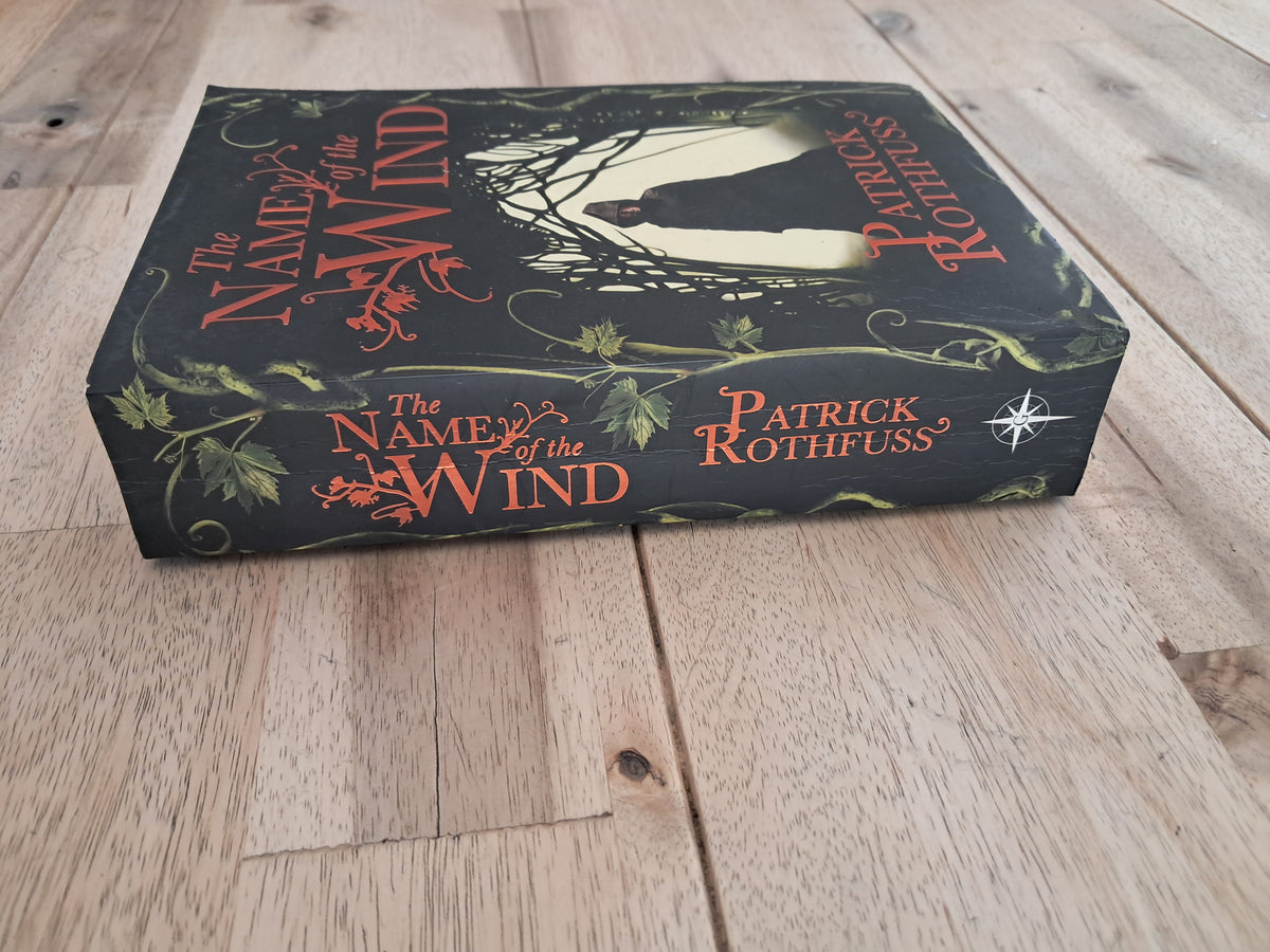 The Name of the Wind – Patrick Rothfuss
