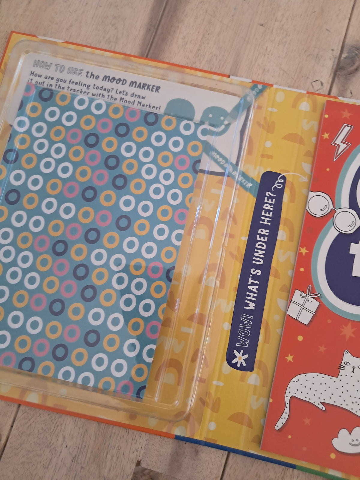 Mindful Me: Gratitude with Attitude Colouring Kit – Hinkler