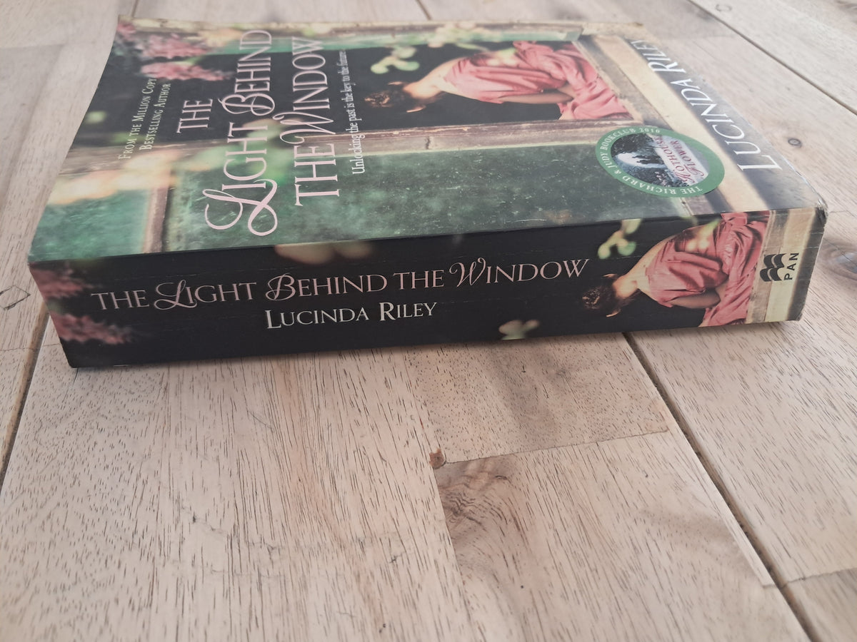 The Light Behind the Window – Lucinda Riley