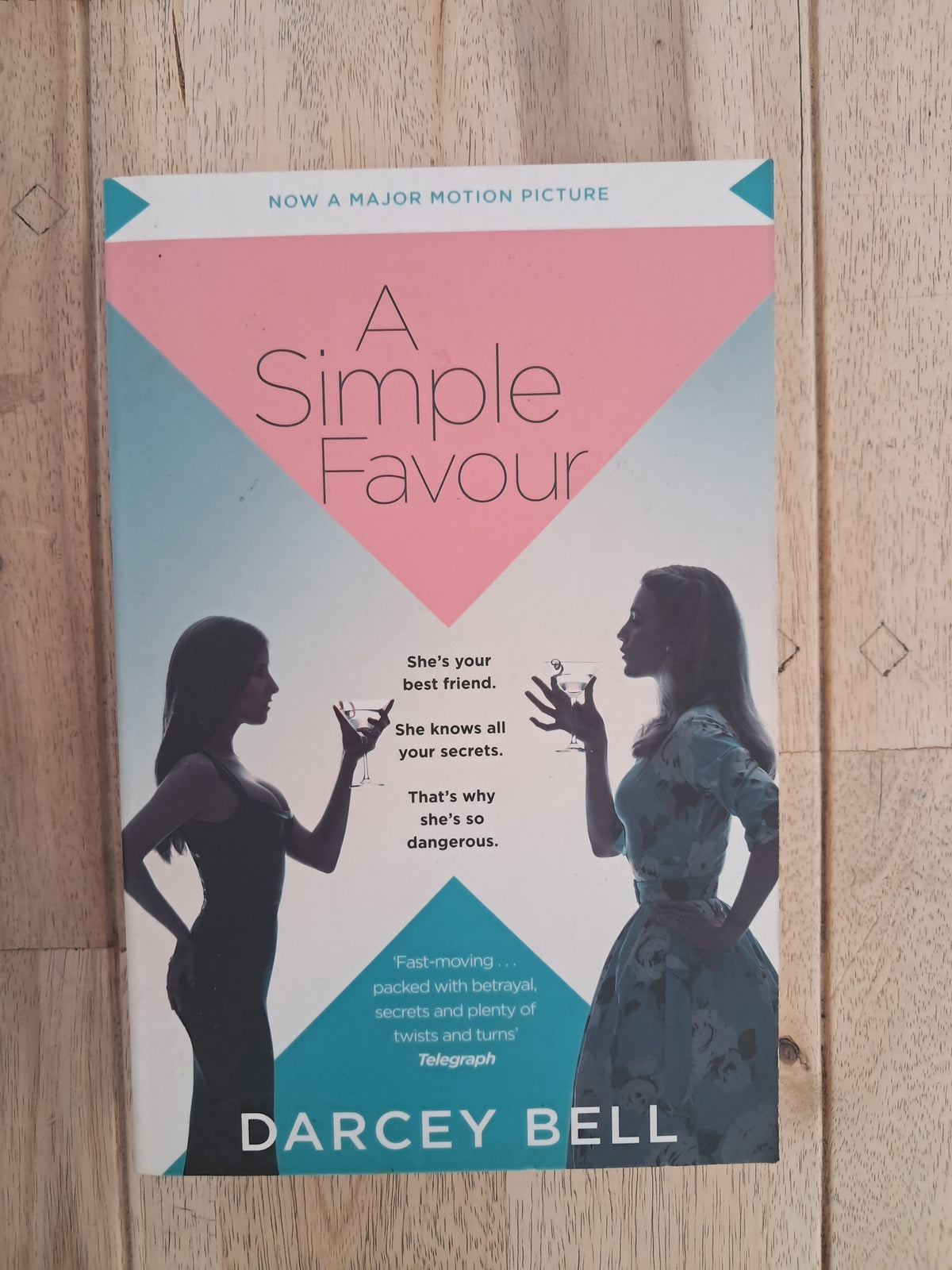 A Simple Favour – Darcey Bell