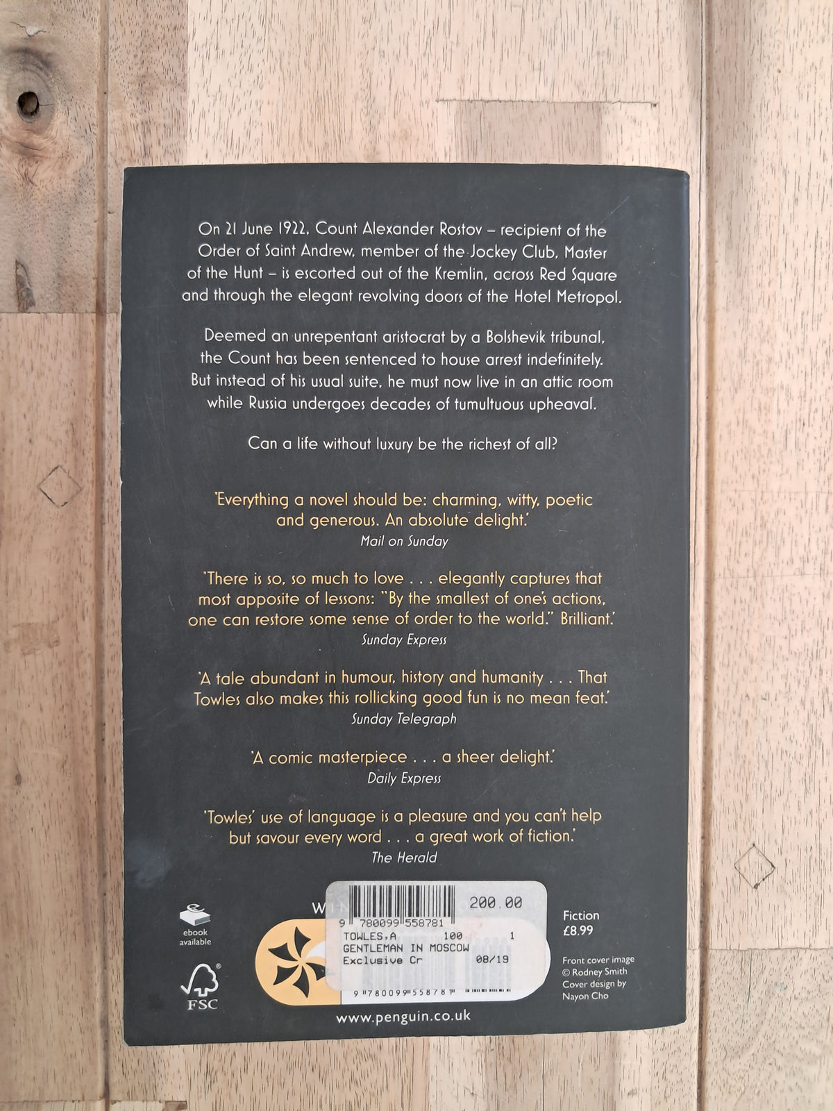 A Gentleman in Moscow – Amor Towles