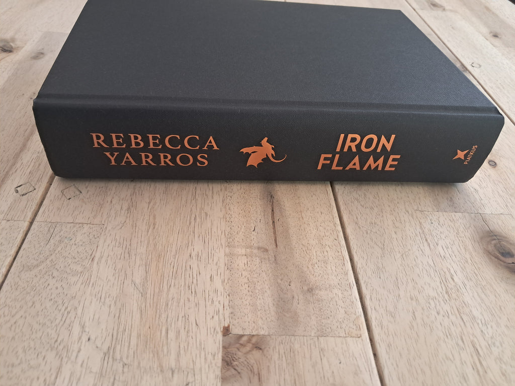 Iron Flame – Rebecca Yarros