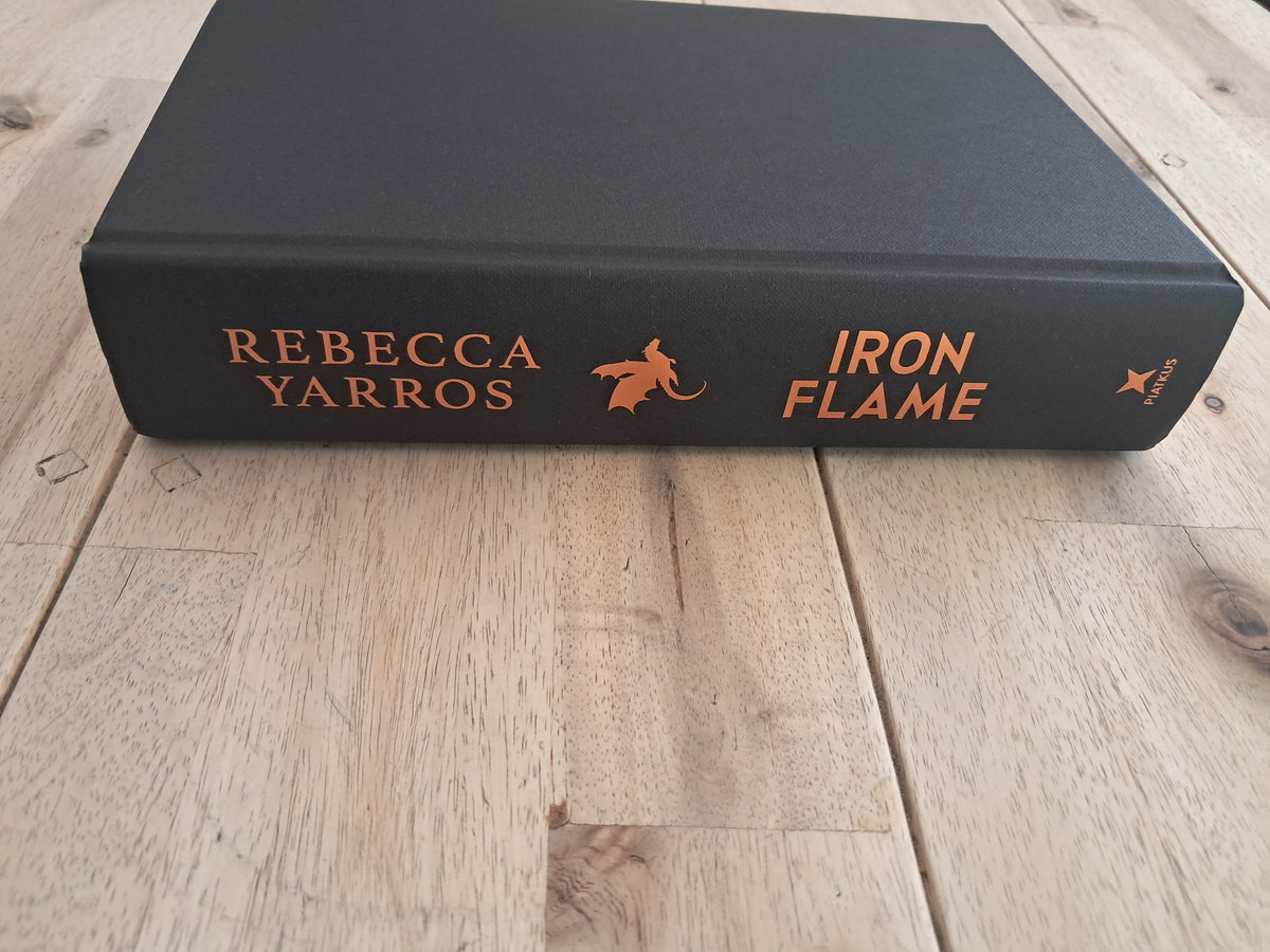 Iron Flame – Rebecca Yarros