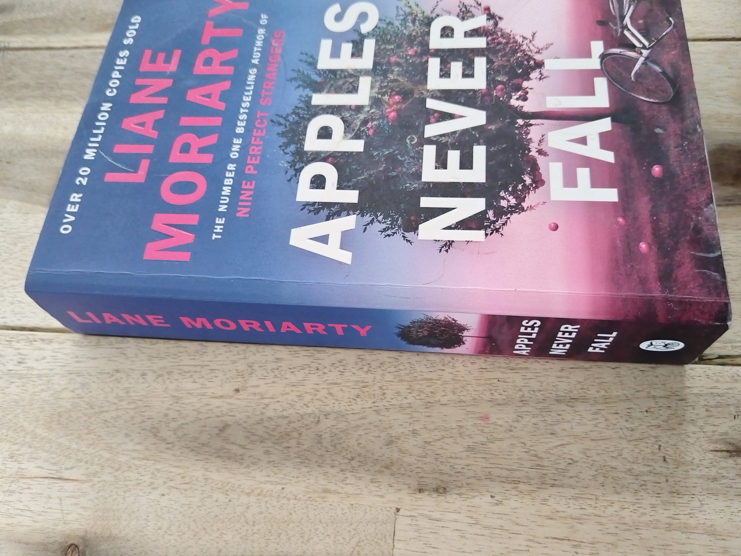 Apples Never Fall Far Liane Moriarty