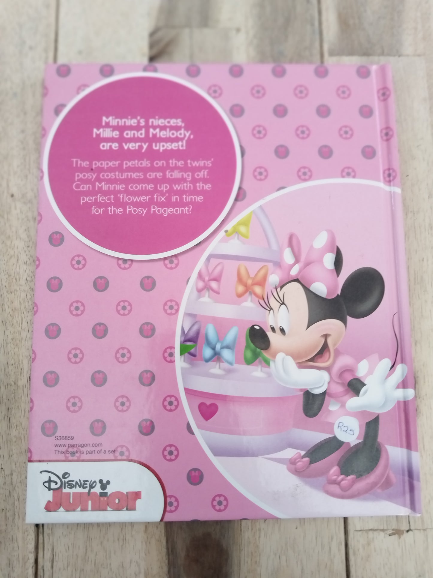 Minnie Becoming Bows