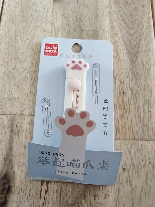White Paw Boxer Cutter