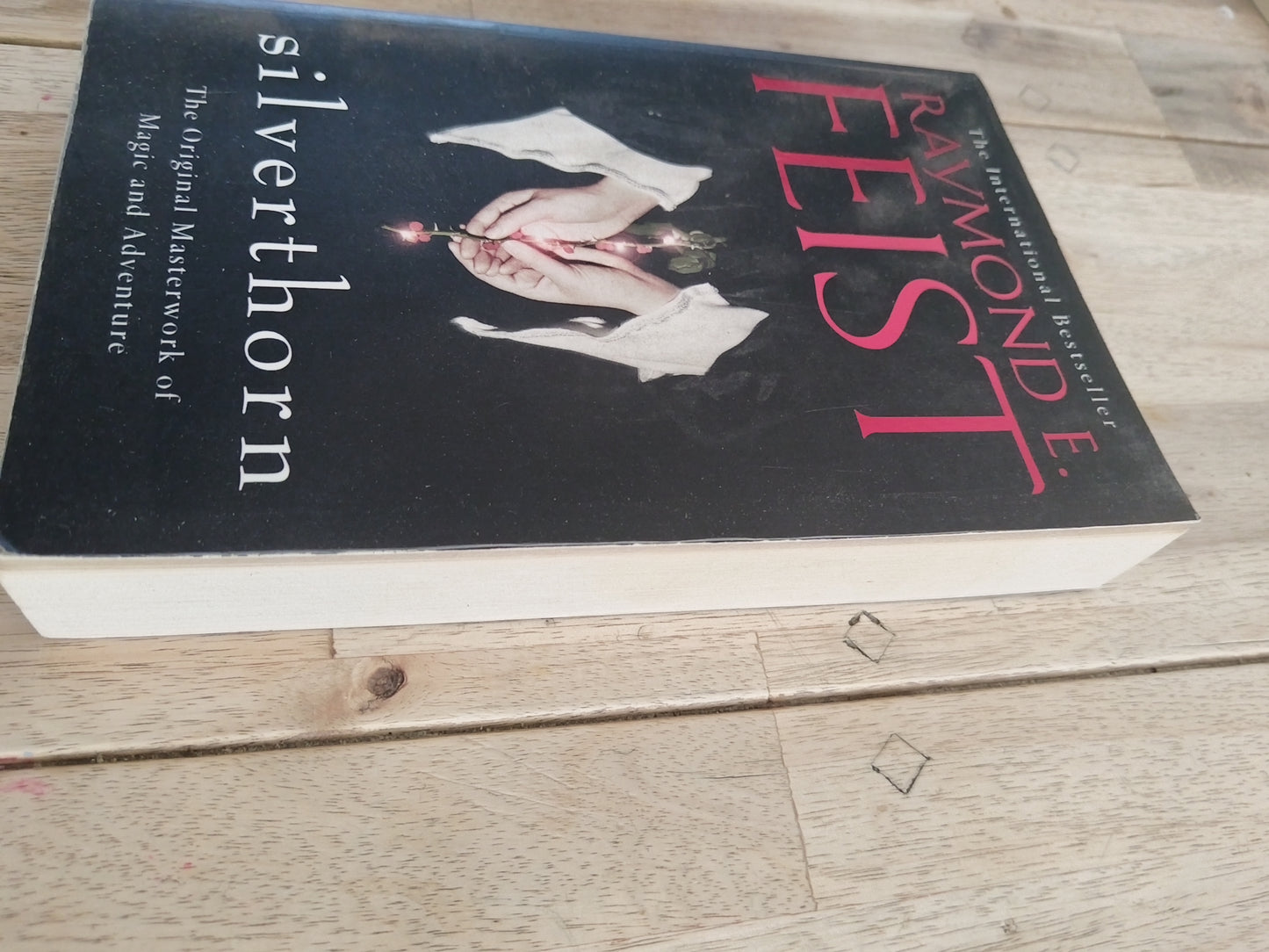 Silverthorn Raymond Feist