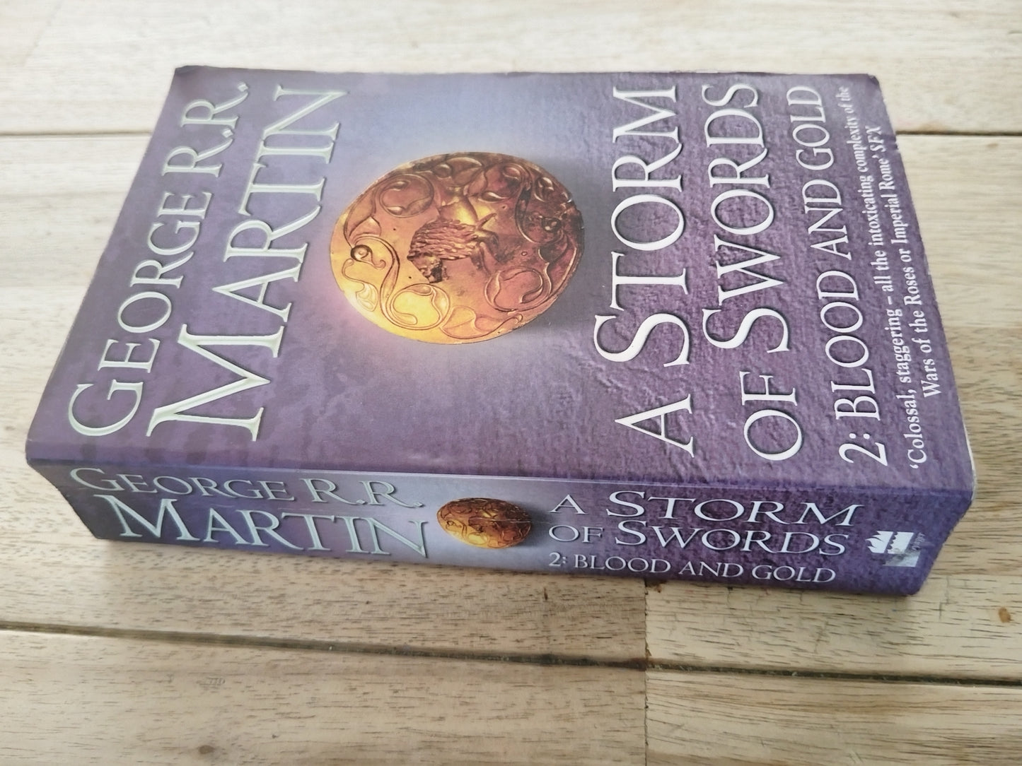 A Storm Of Swords 2: Blood and GOLD George R.R Martin
