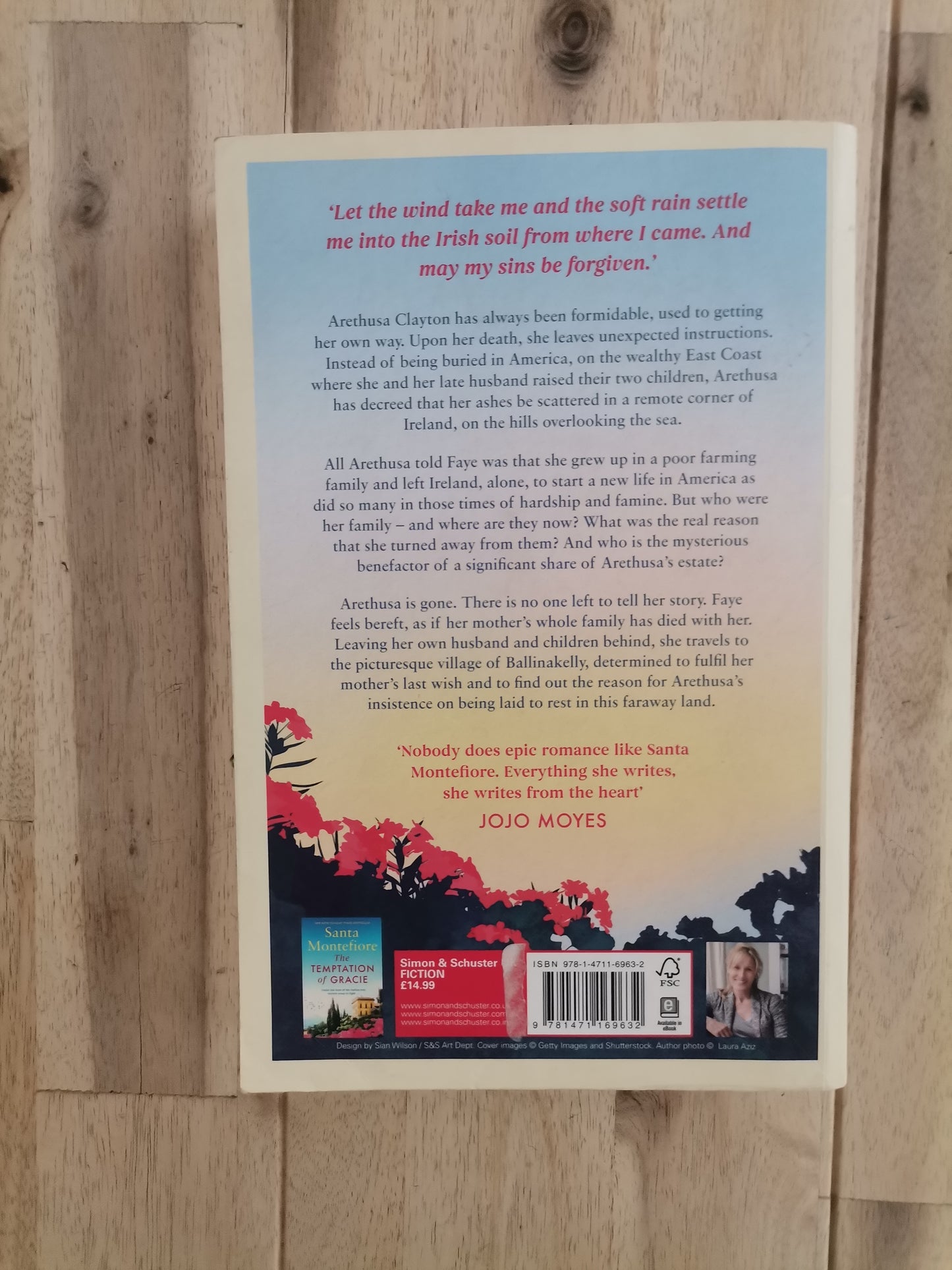 The Secret Hours – Santa Montefiore