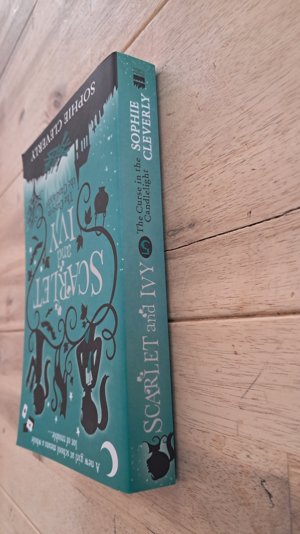 Scarlet and Ivy: The Curse in the Candlelight – Sophie Cleverly