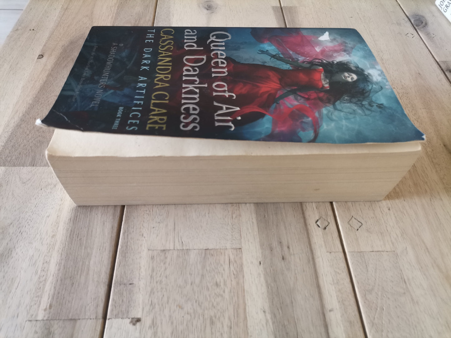 Queen of Air and Darkness (The Dark Artifices #3) by Cassandra Clare