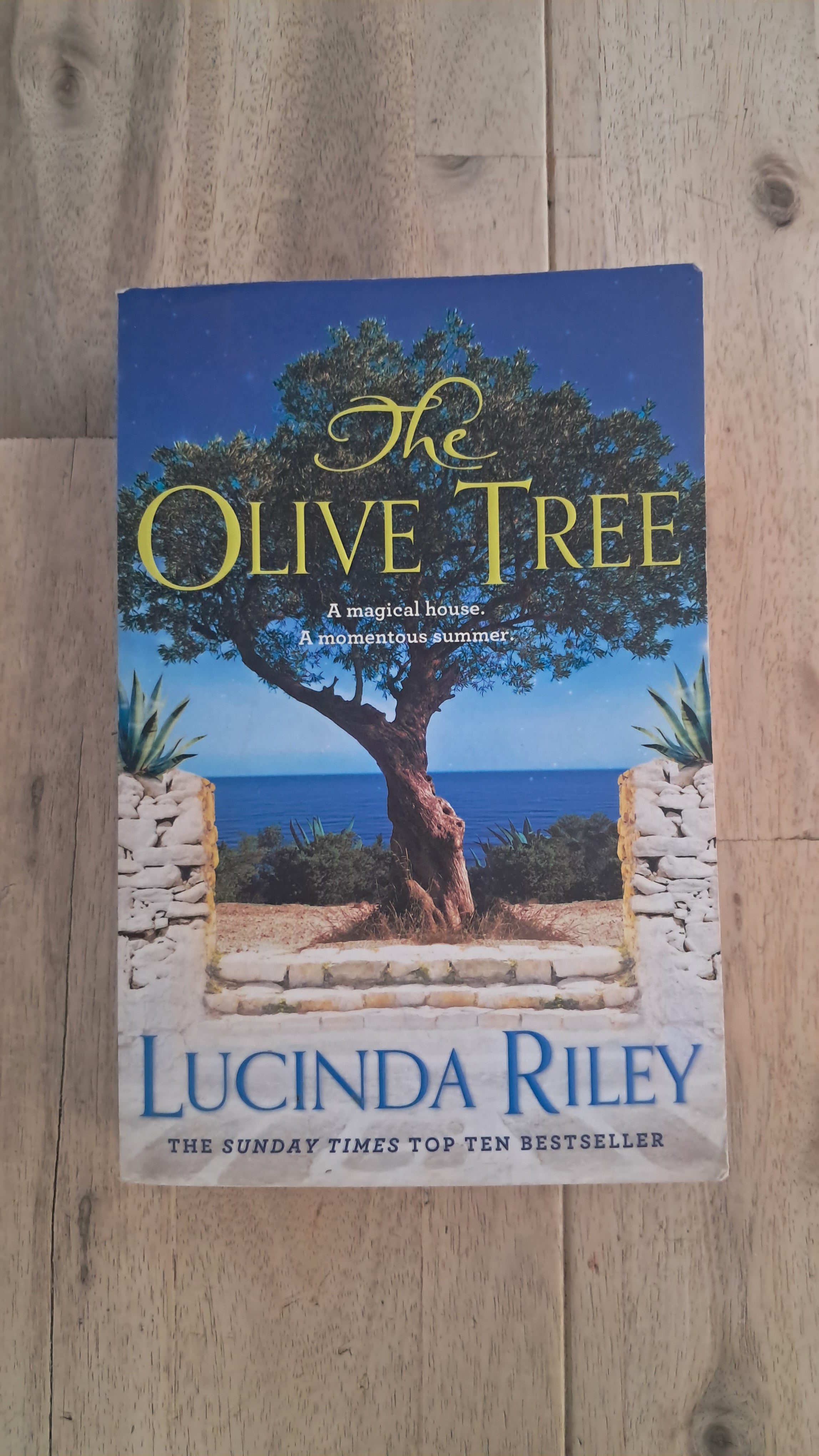 The Olive Tree – Lucinda Riley