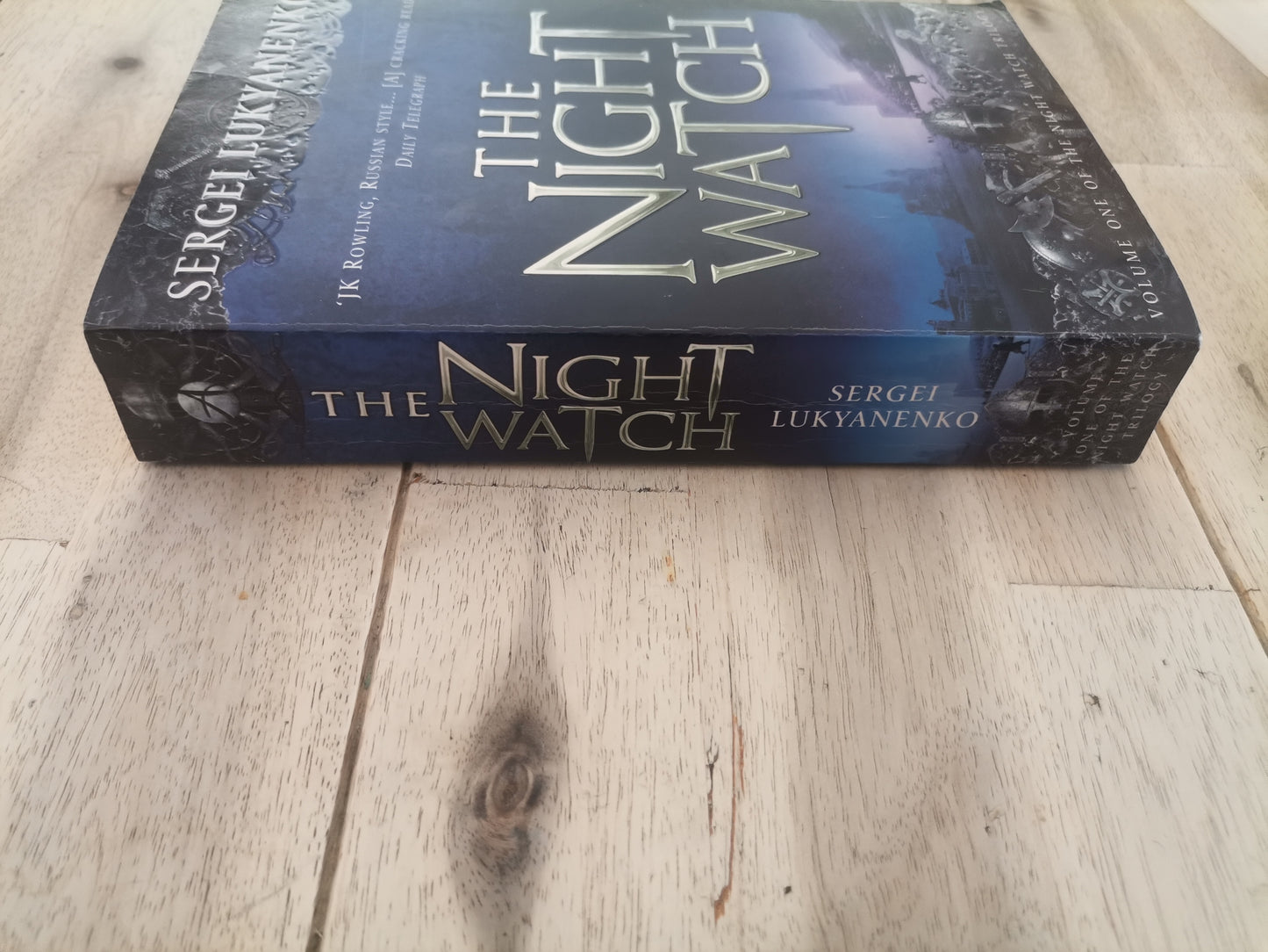 The Night Watch - Sergei Lukyanenko (Paperback)