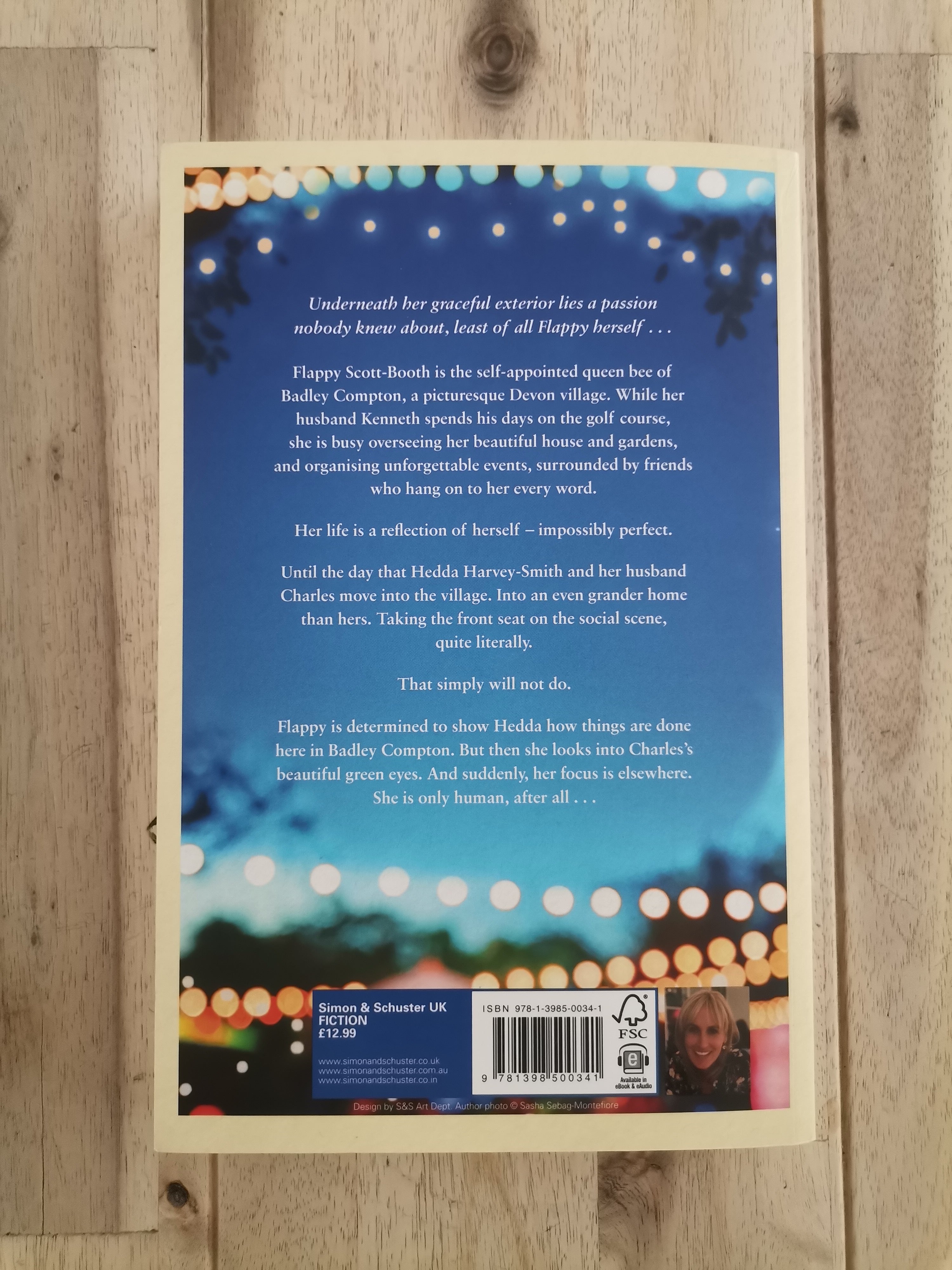 Flappy Entertainers – Santa Montefiore