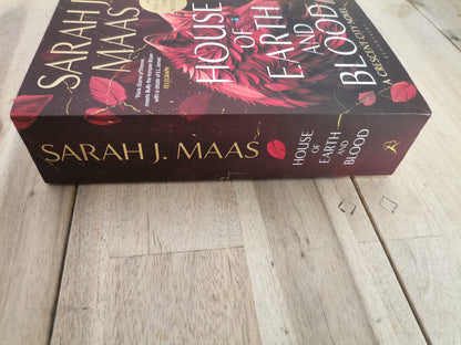 House of Earth and Blood by Sarah J. Maas - Paperback