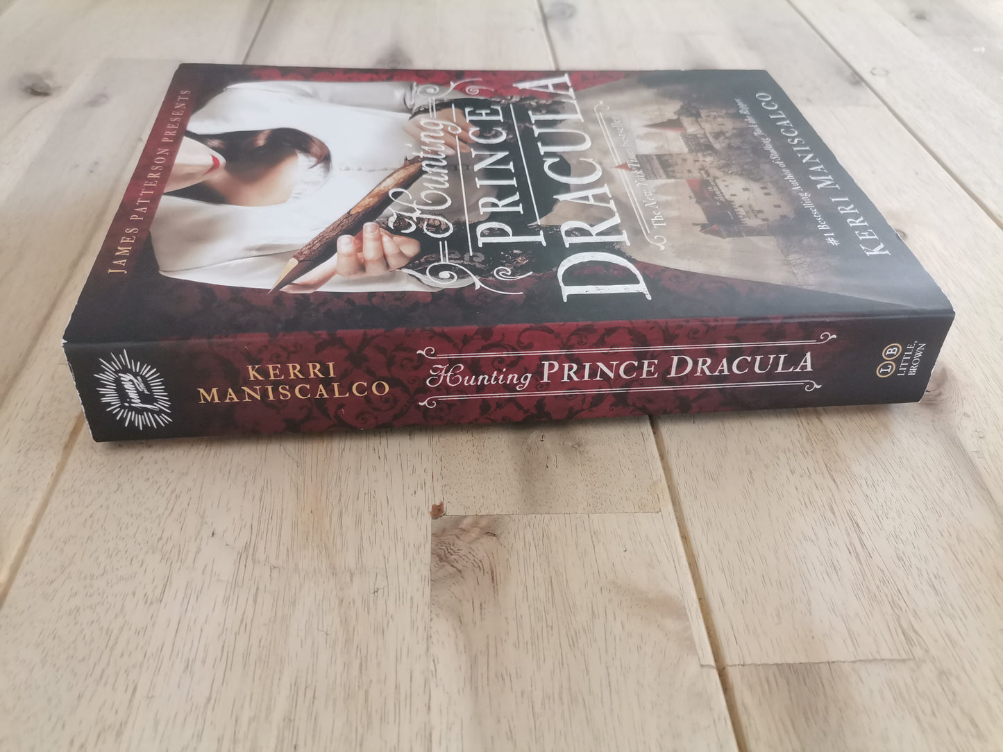 Hunting Prince Dracula – Kerri Maniscalco