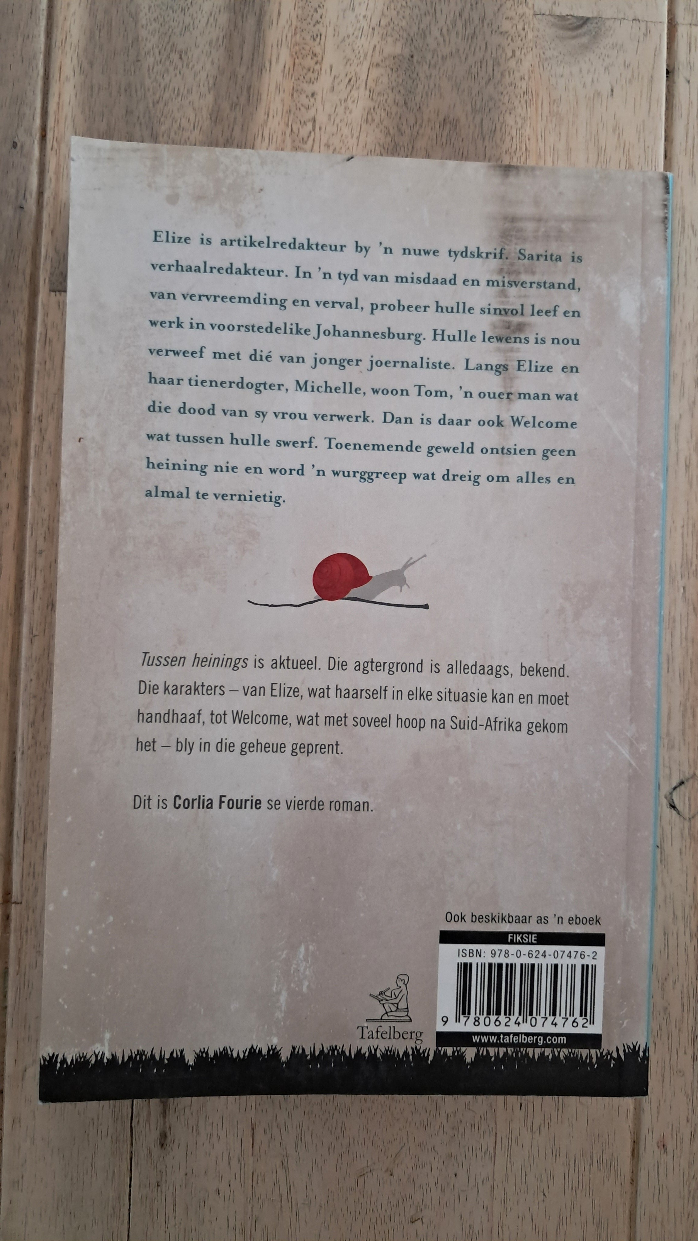 Tussen Heinings – Corlia Fourie