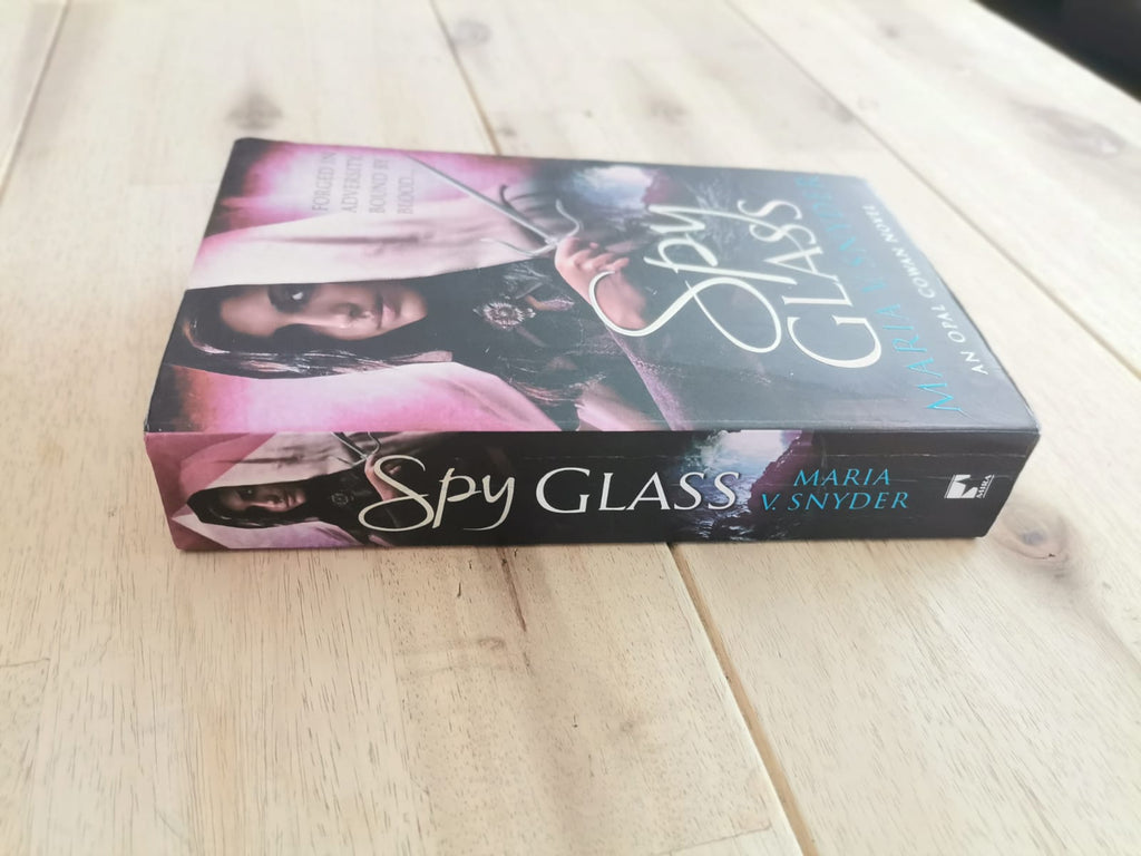 Spy Glass – Maria V. Snyder