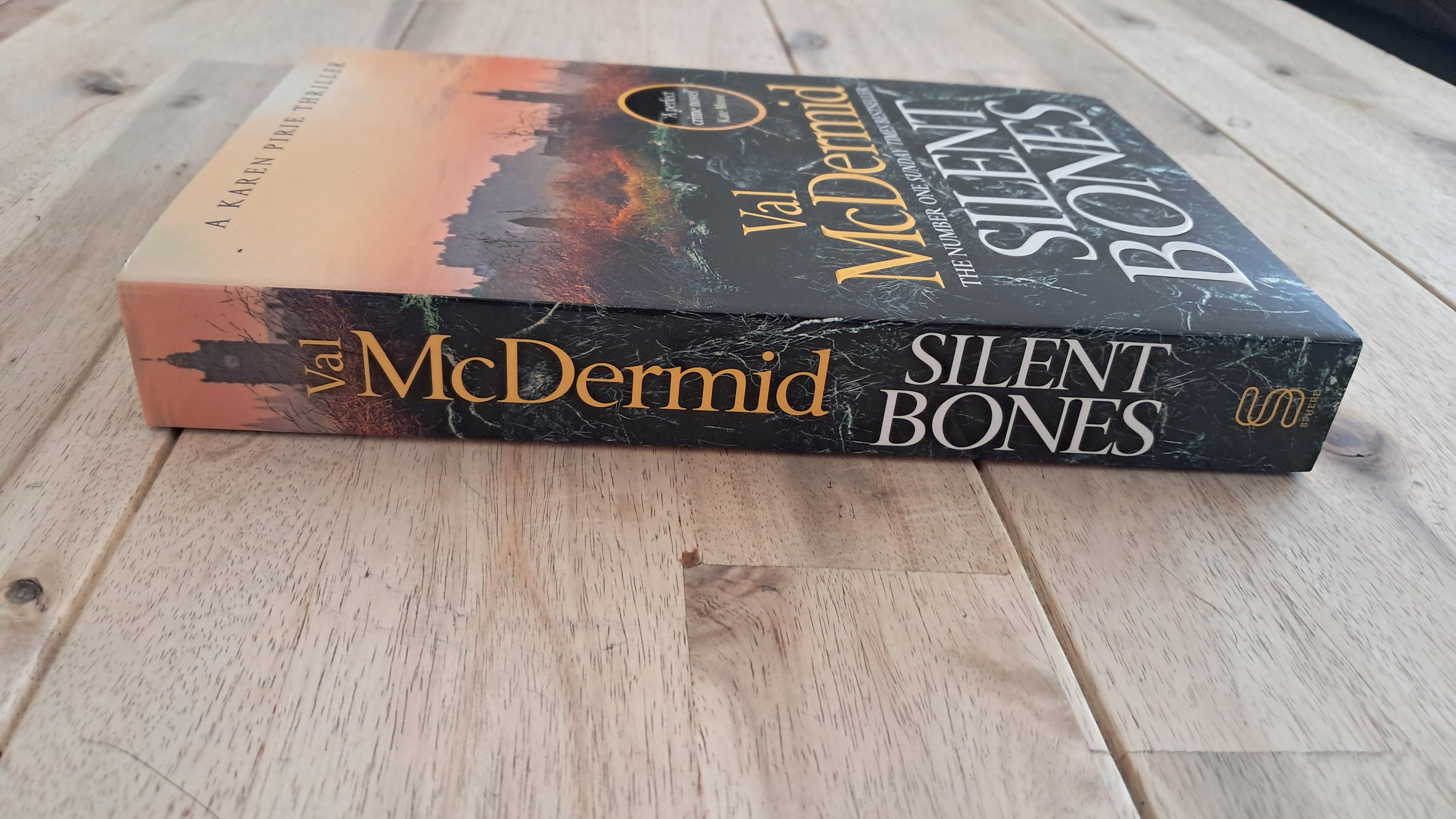 Silent Bones – Val McDermid