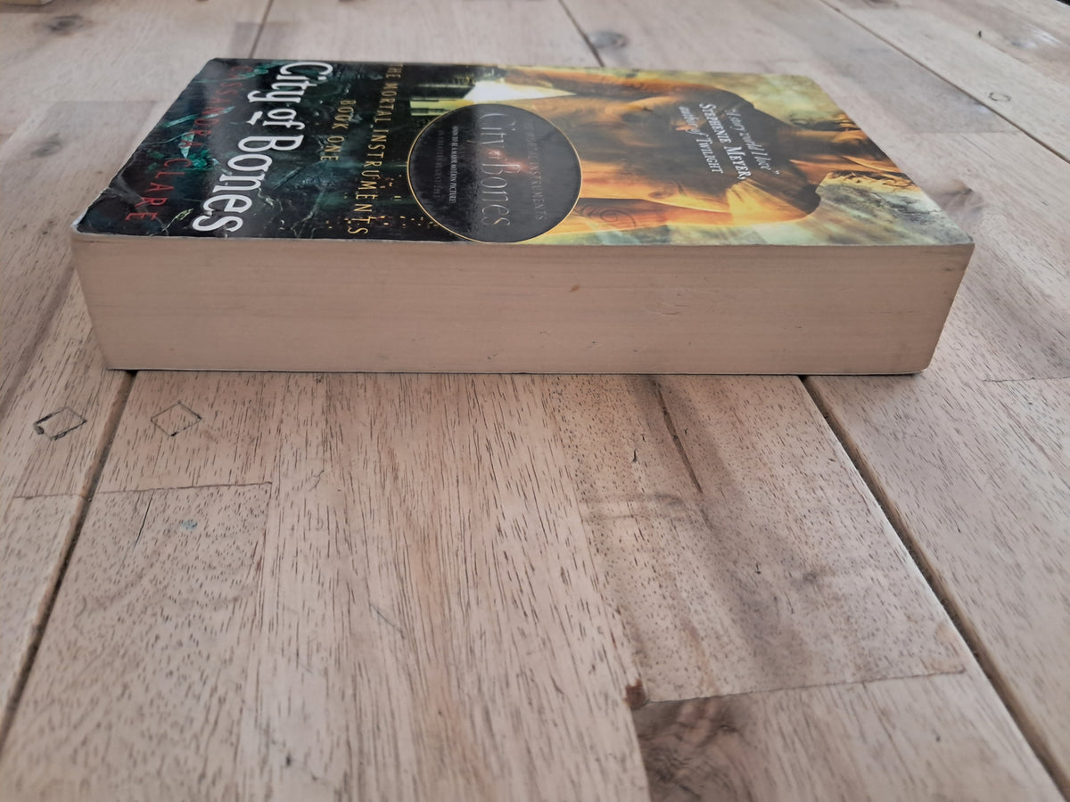 City of Bones (The Mortal Instruments #1) – Cassandra Clare