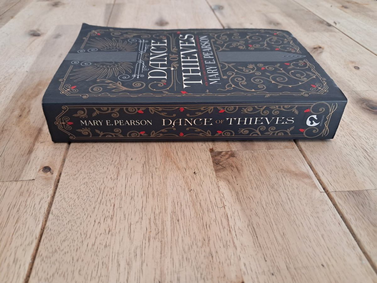 Dance of Thieves (Dance of Thieves #1) – Mary E. Pearson