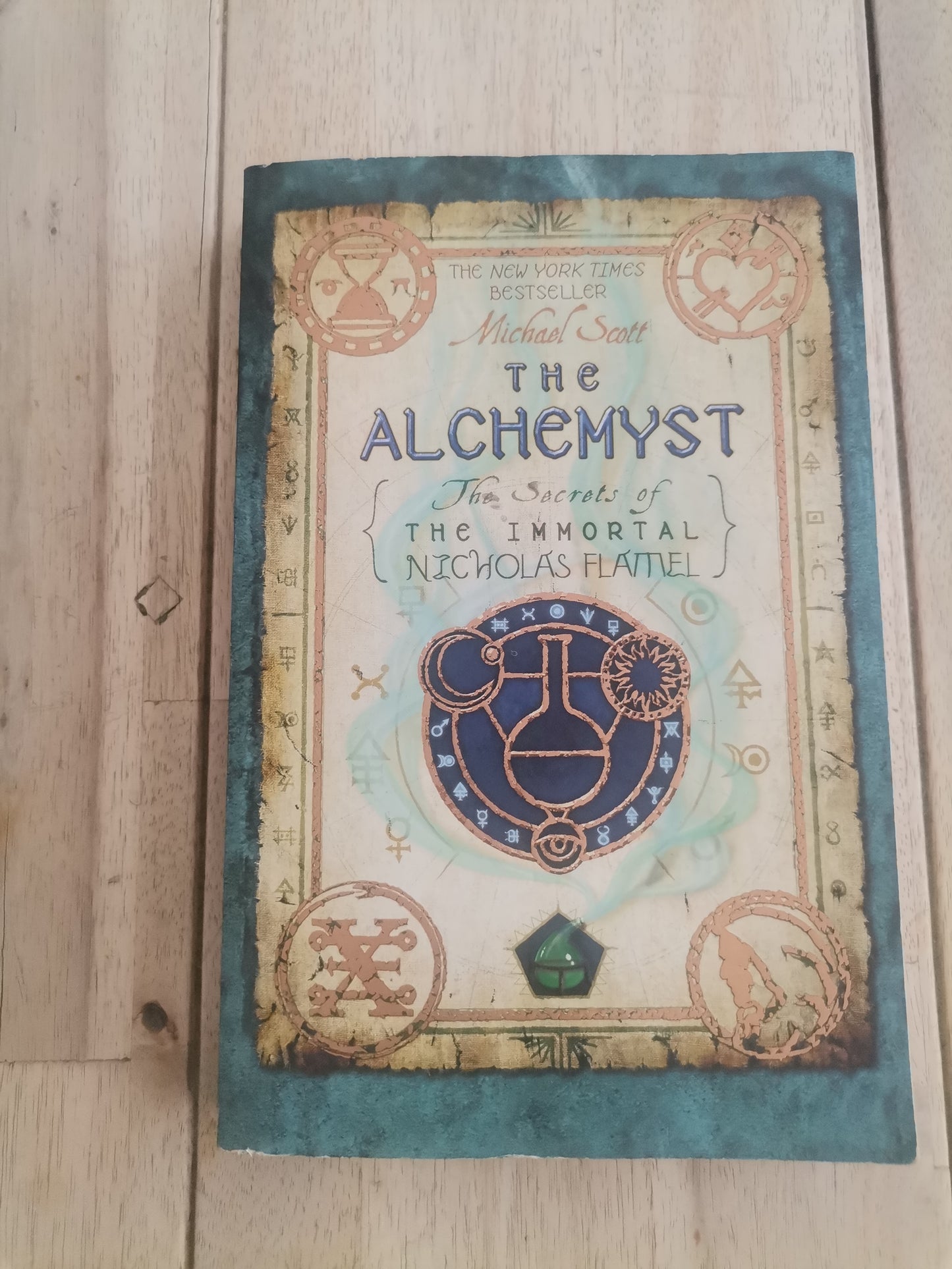 The Alchemyst: The Secrets of the Immortal Nicholas Flamel by Michael Scott