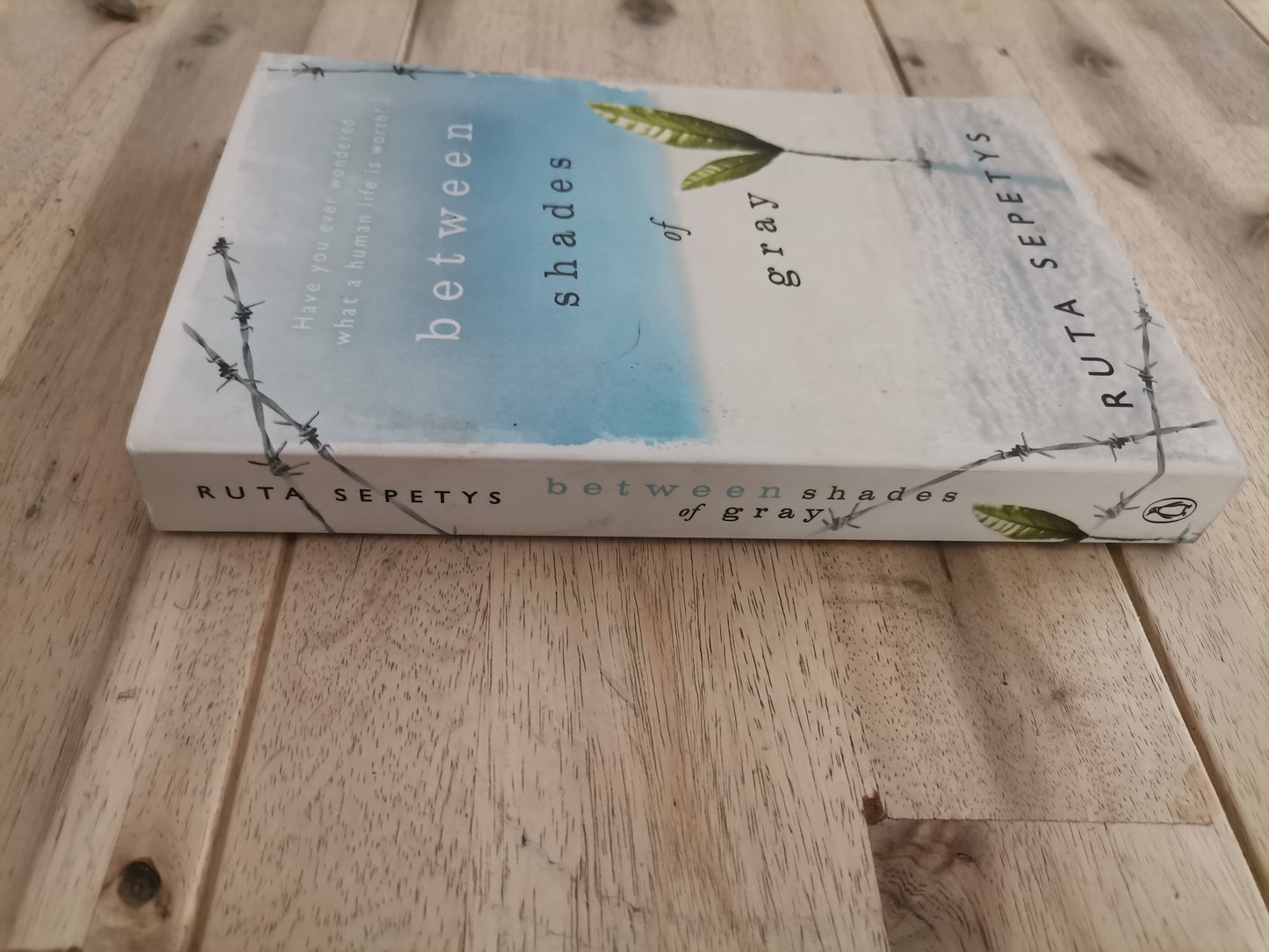 Between Shades of Gray – Ruta Sepetys