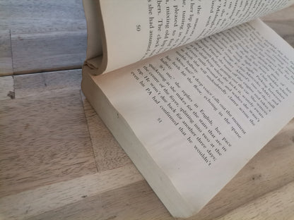 Desperate in Dubai - Ameera Al Hakawti