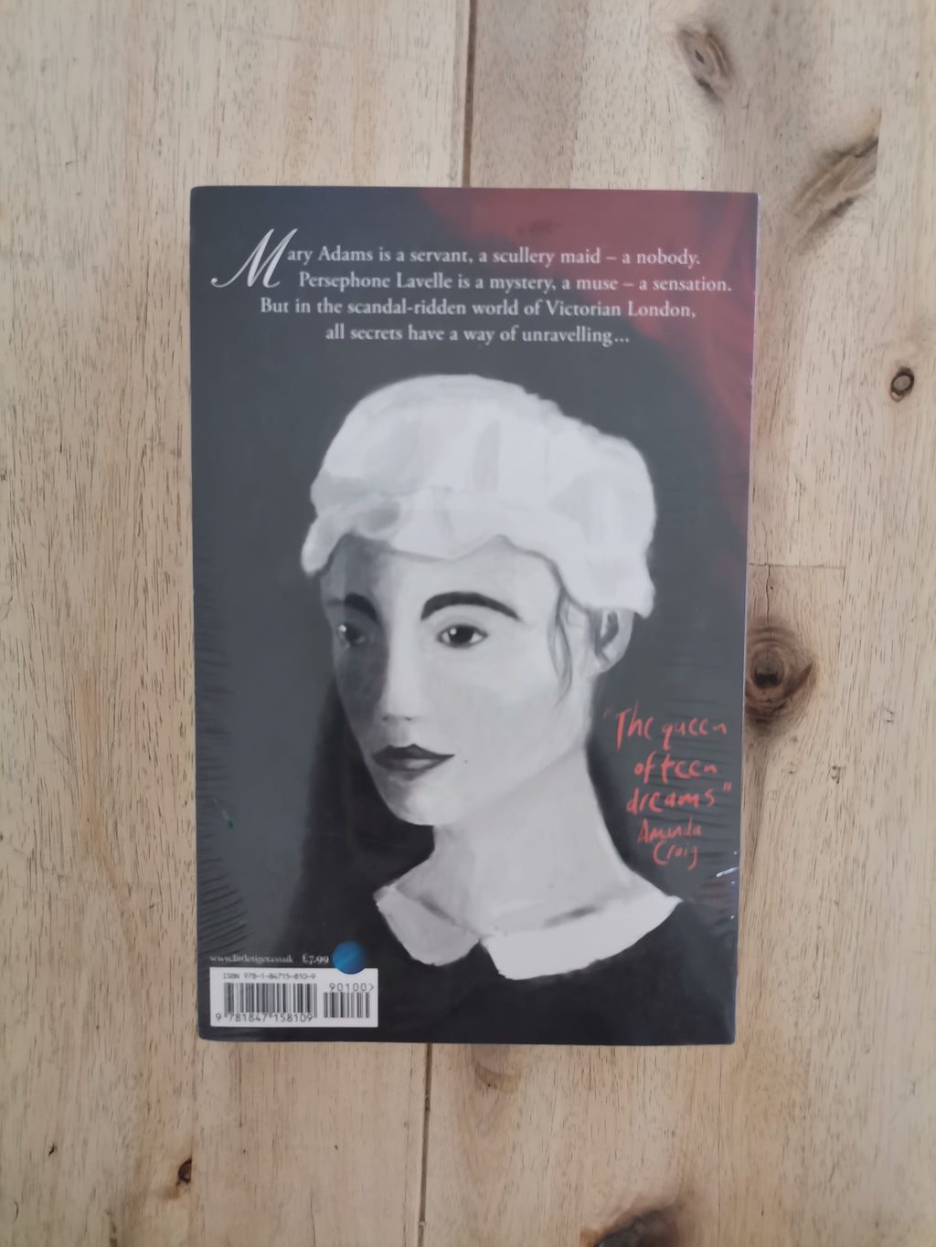 Following Ophelia – Sophia Bennett