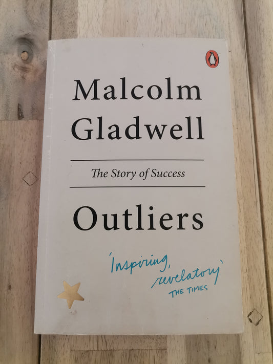 Outliers - Malcolm Gladwell (Paperback)