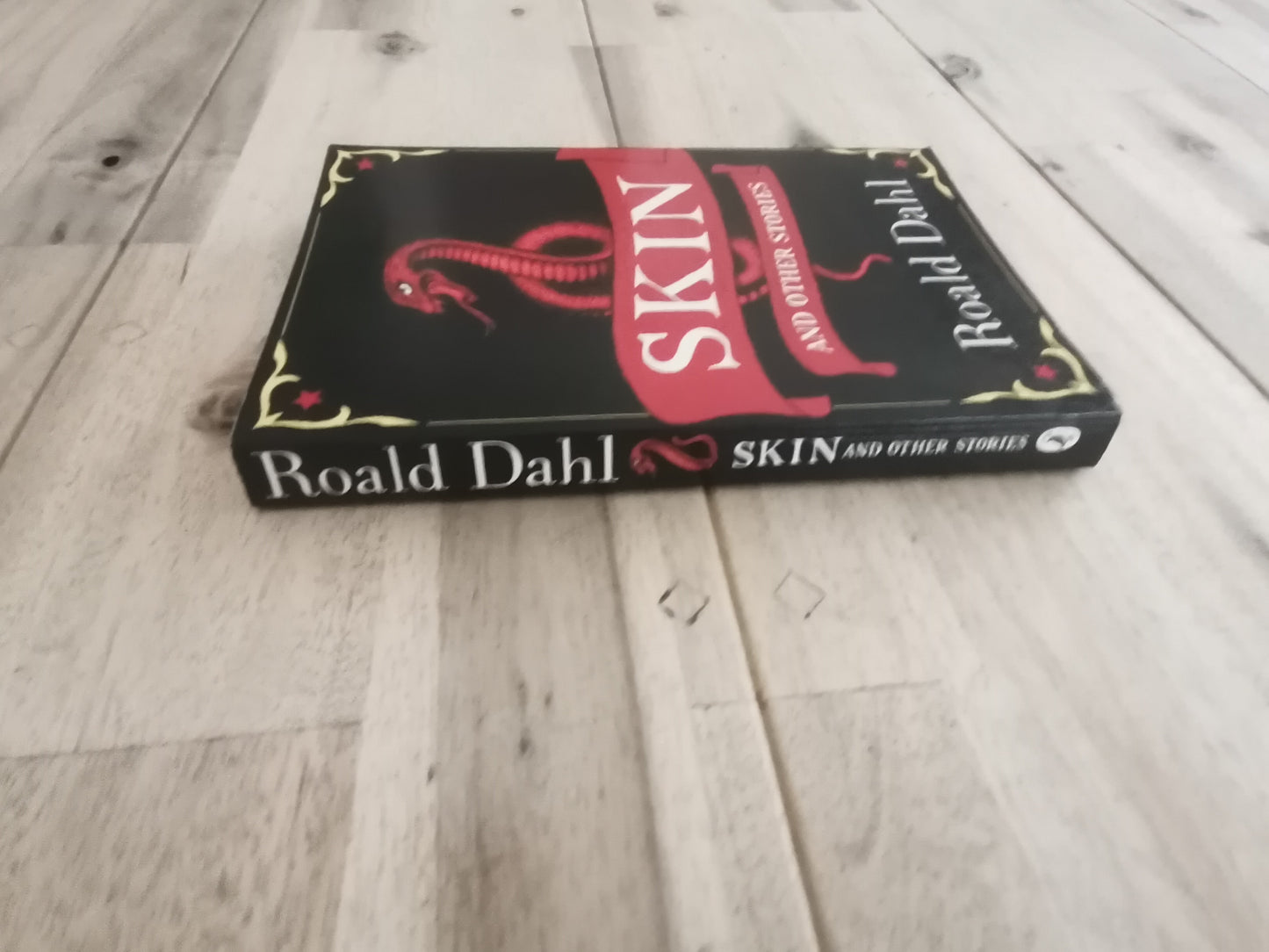 Skin and Other Stories – Roald Dahl