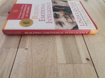 Building Emotional Intelligence - Linda Lantieri & Daniel Goleman (Hardcover)
