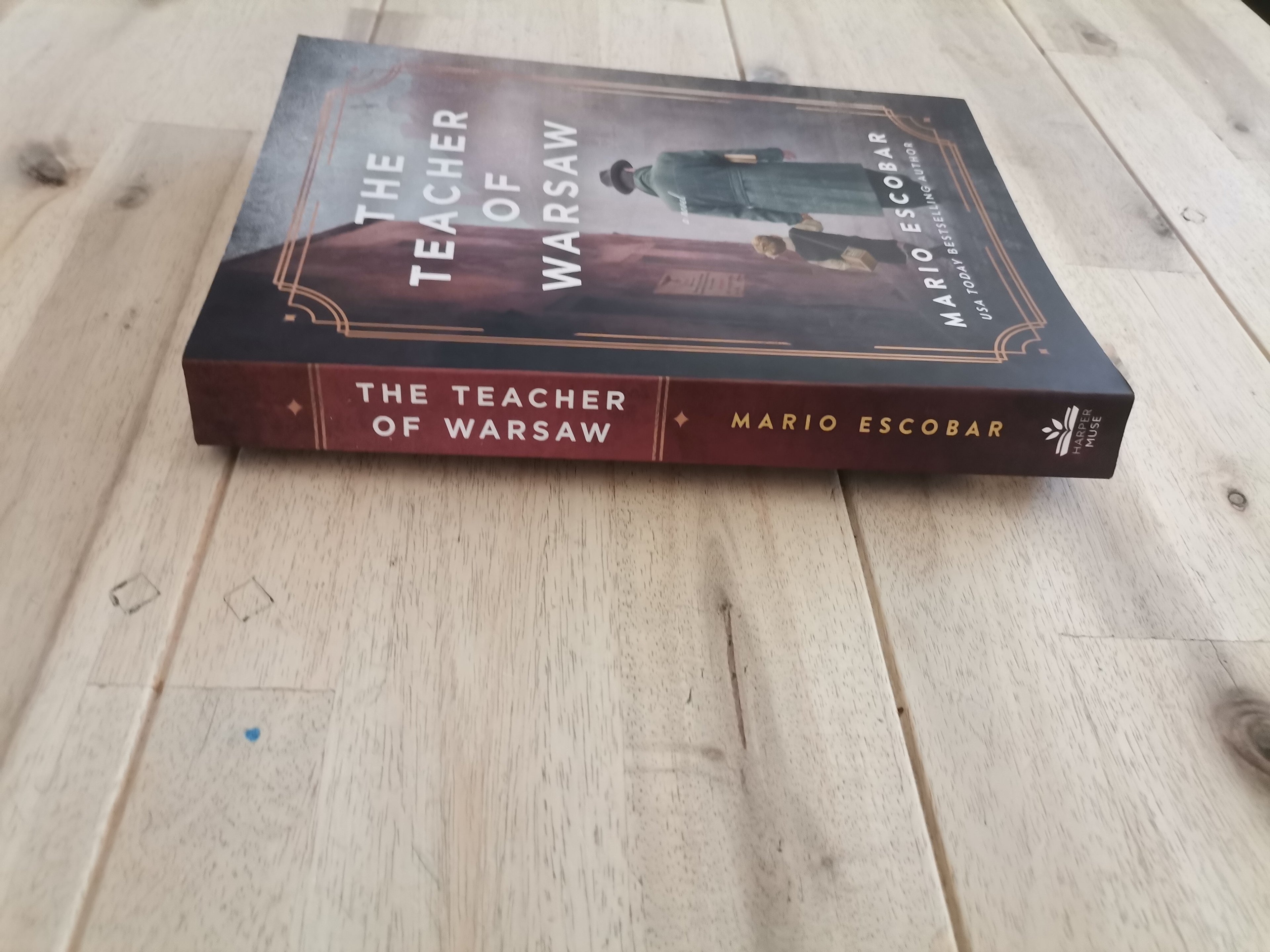 The Teacher of Warsaw – Mario Escobar