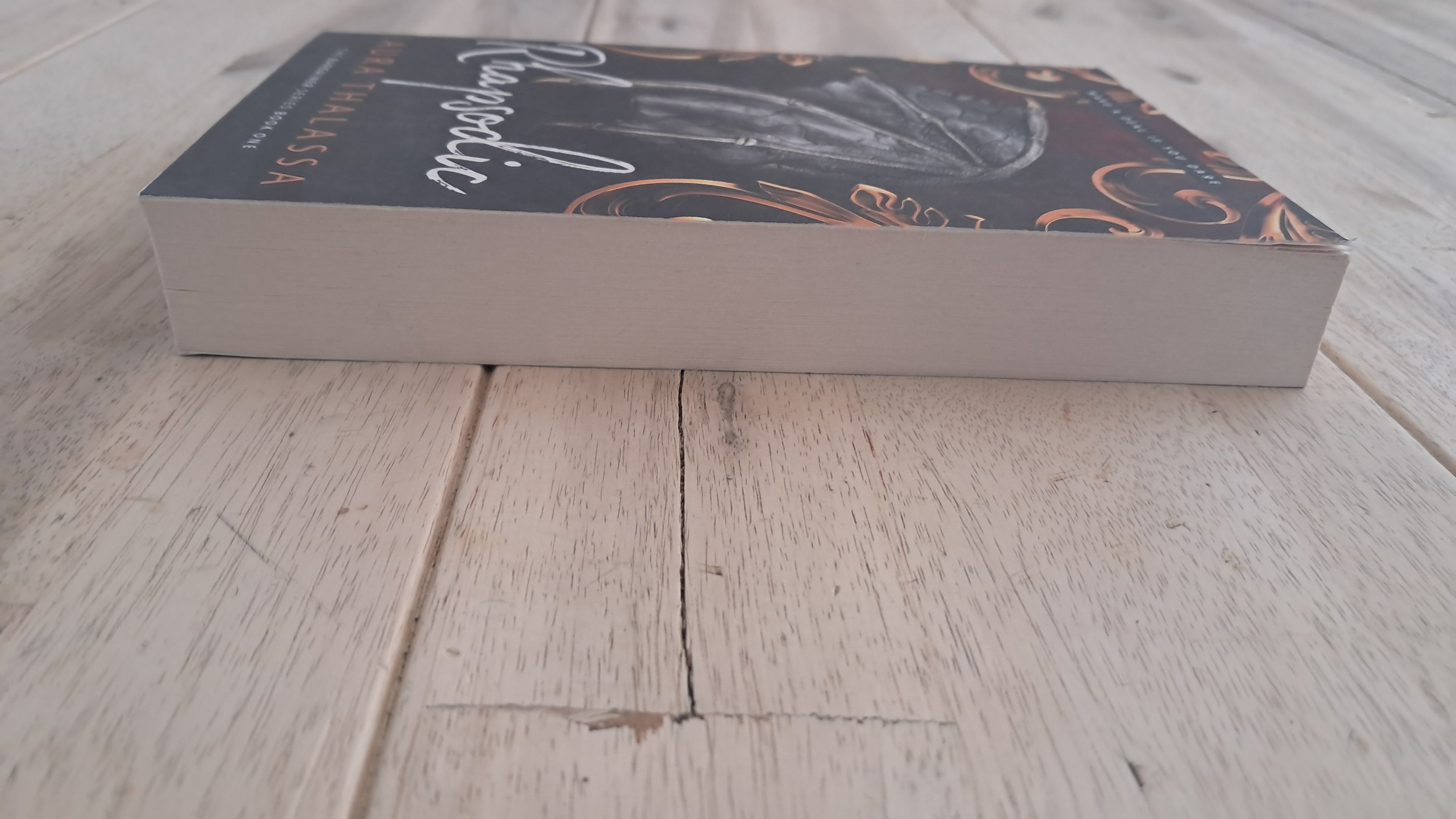 Rhapsodic – Laura Thalassa