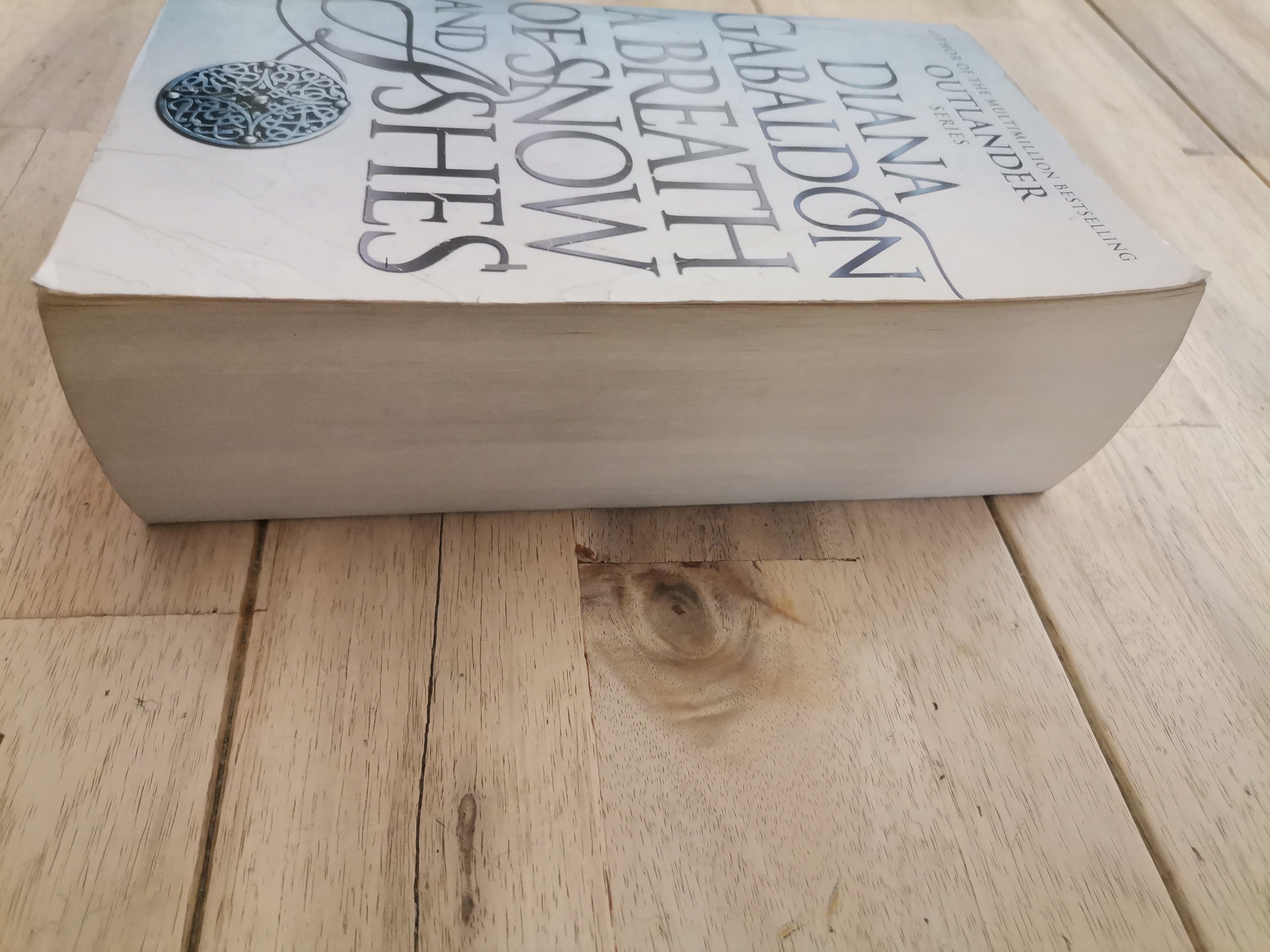 A Breath Of Snow And Ashes by Diana Gabaldon