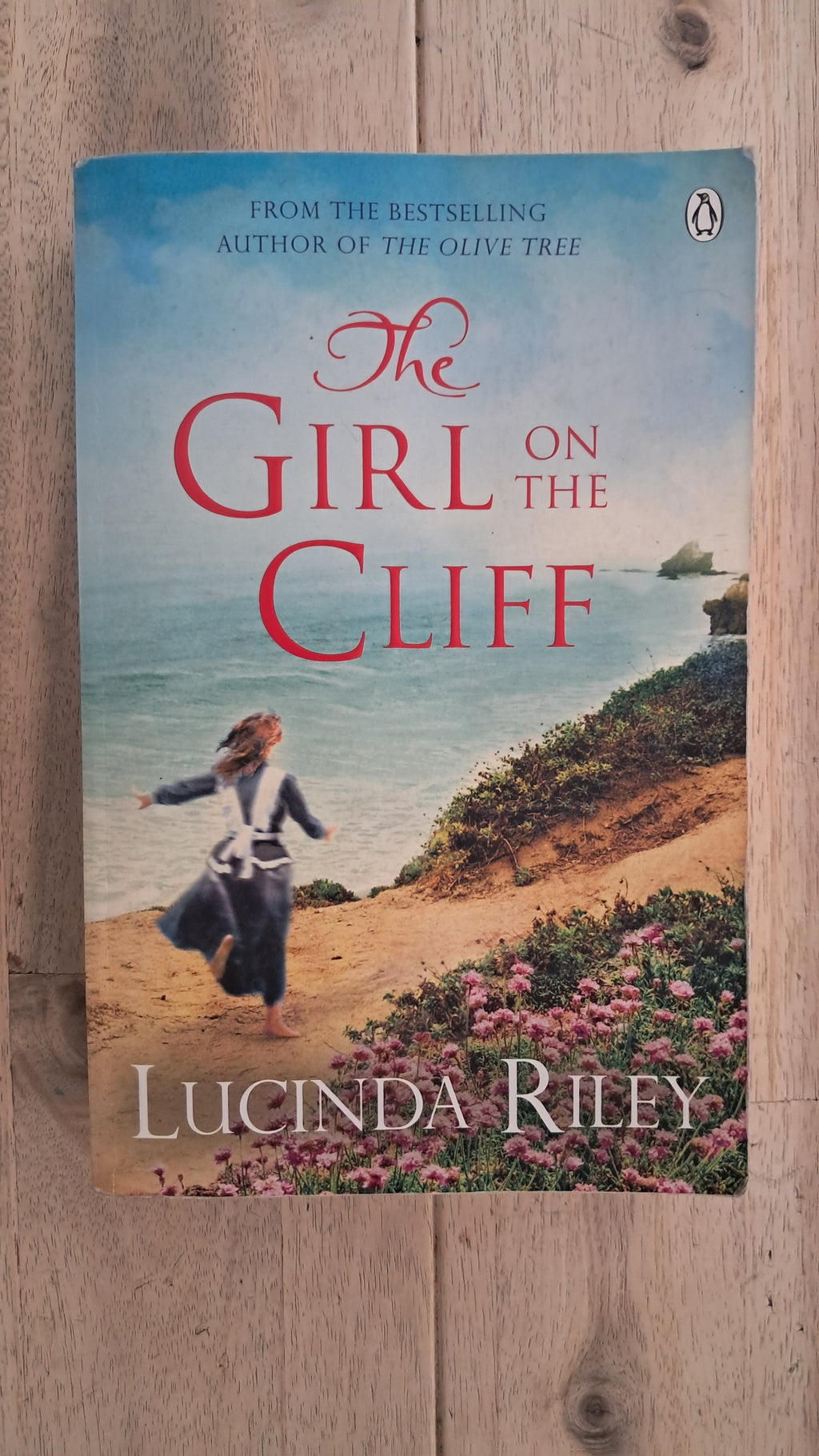 The Girl on the Cliff – Lucinda Riley