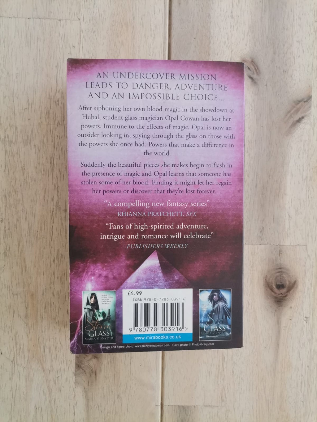 Spy Glass – Maria V. Snyder