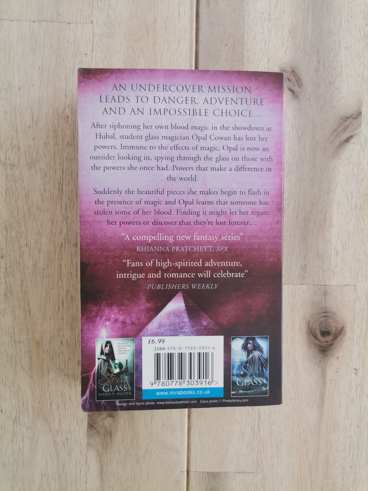 Spy Glass – Maria V. Snyder
