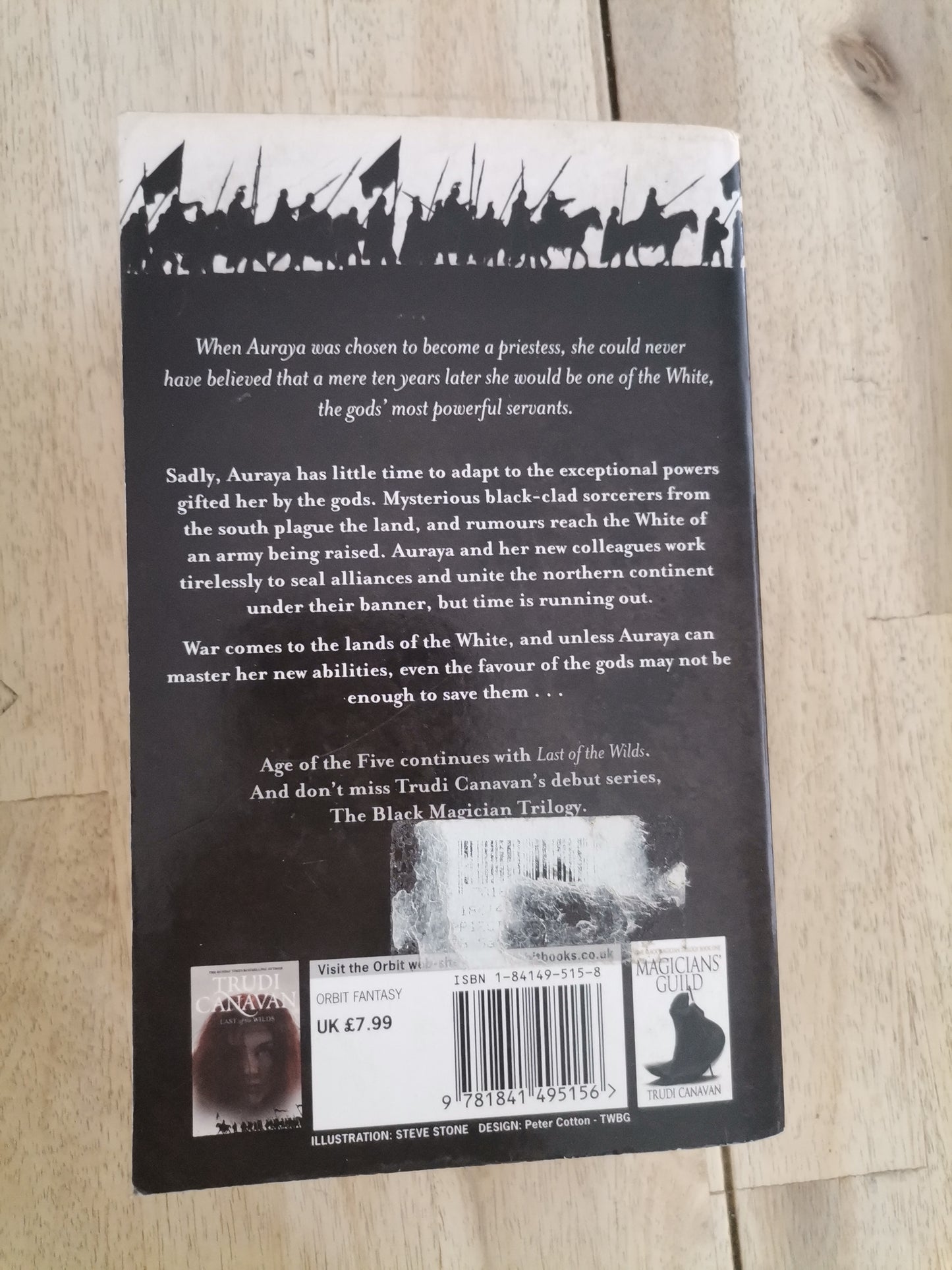 Priestess of the White – Trudi Canavan