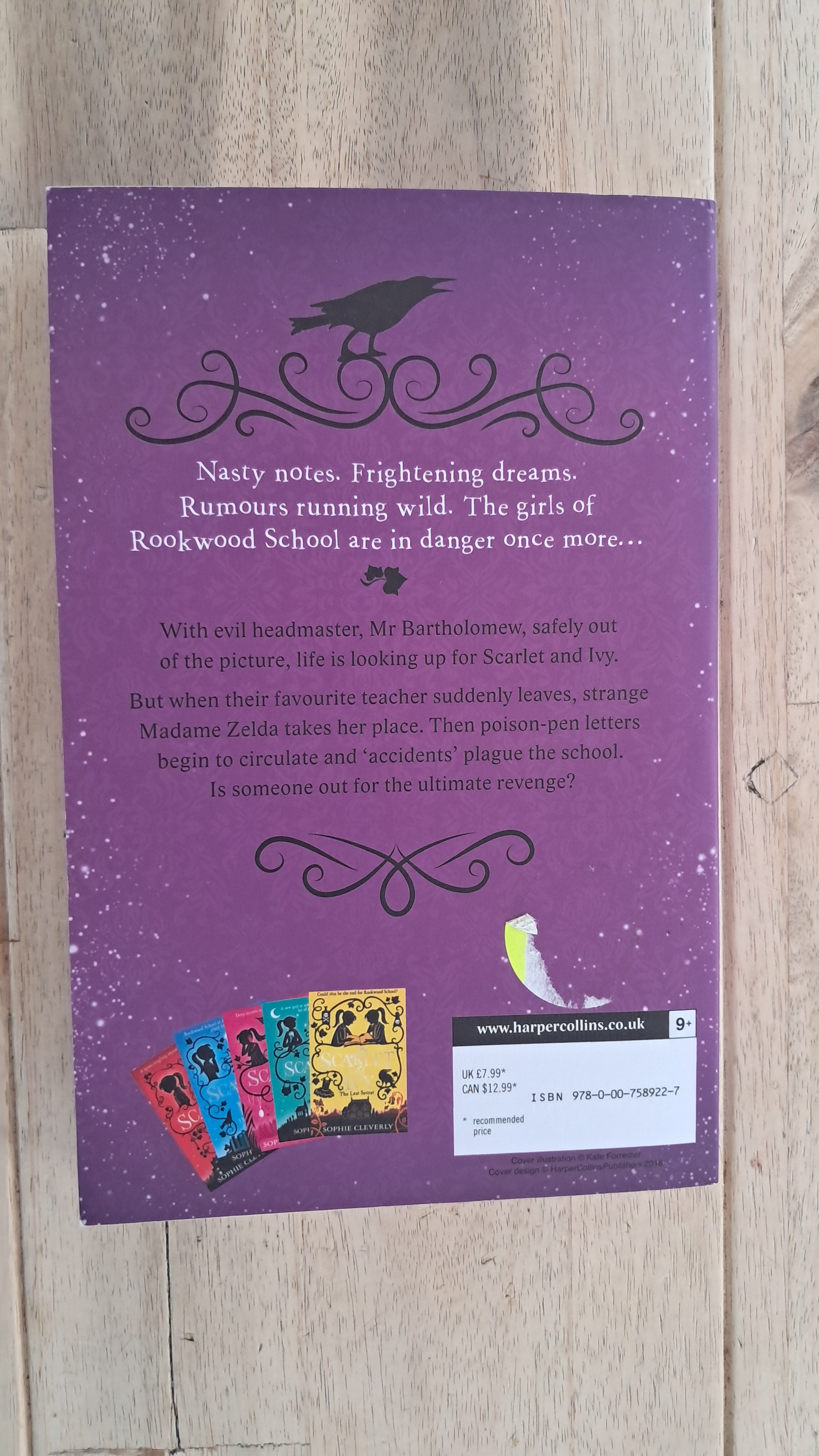 Scarlet and Ivy: The Dance in the Dark – Sophie Cleverly